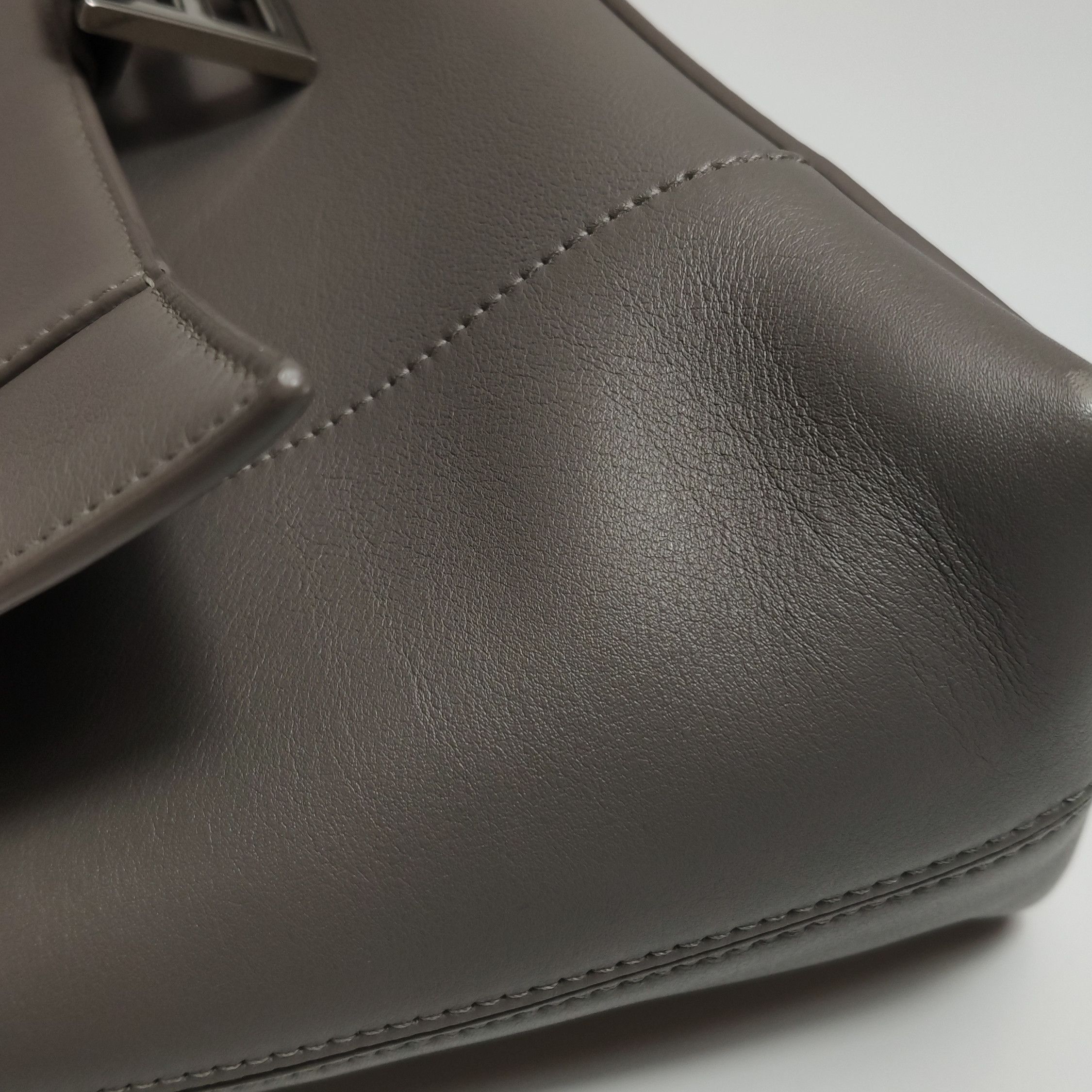 Balenciaga Balenciaga Women os Shoulder Bags Size ONE SIZE - 17 Thumbnail