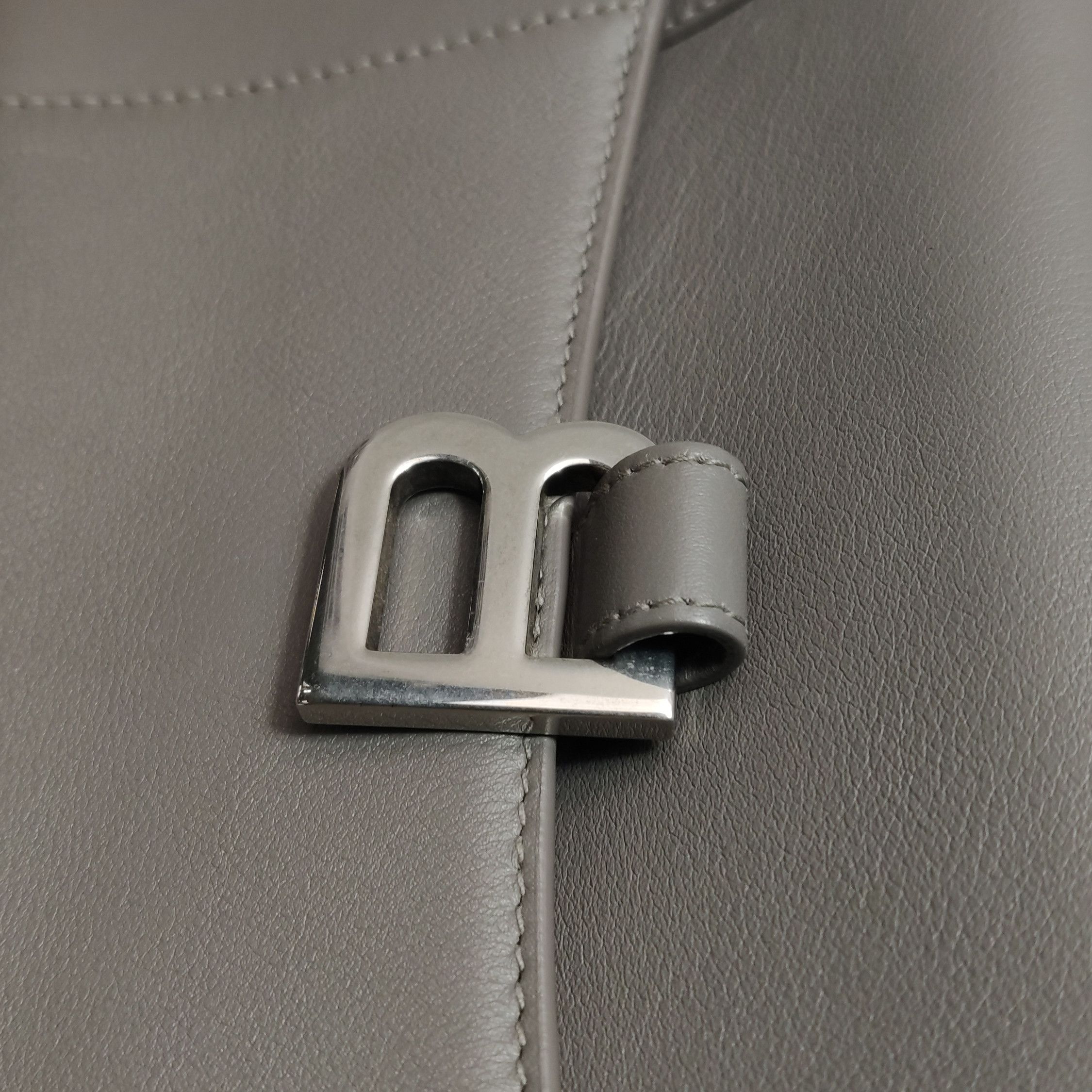 Balenciaga Balenciaga Women os Shoulder Bags Size ONE SIZE - 14 Thumbnail