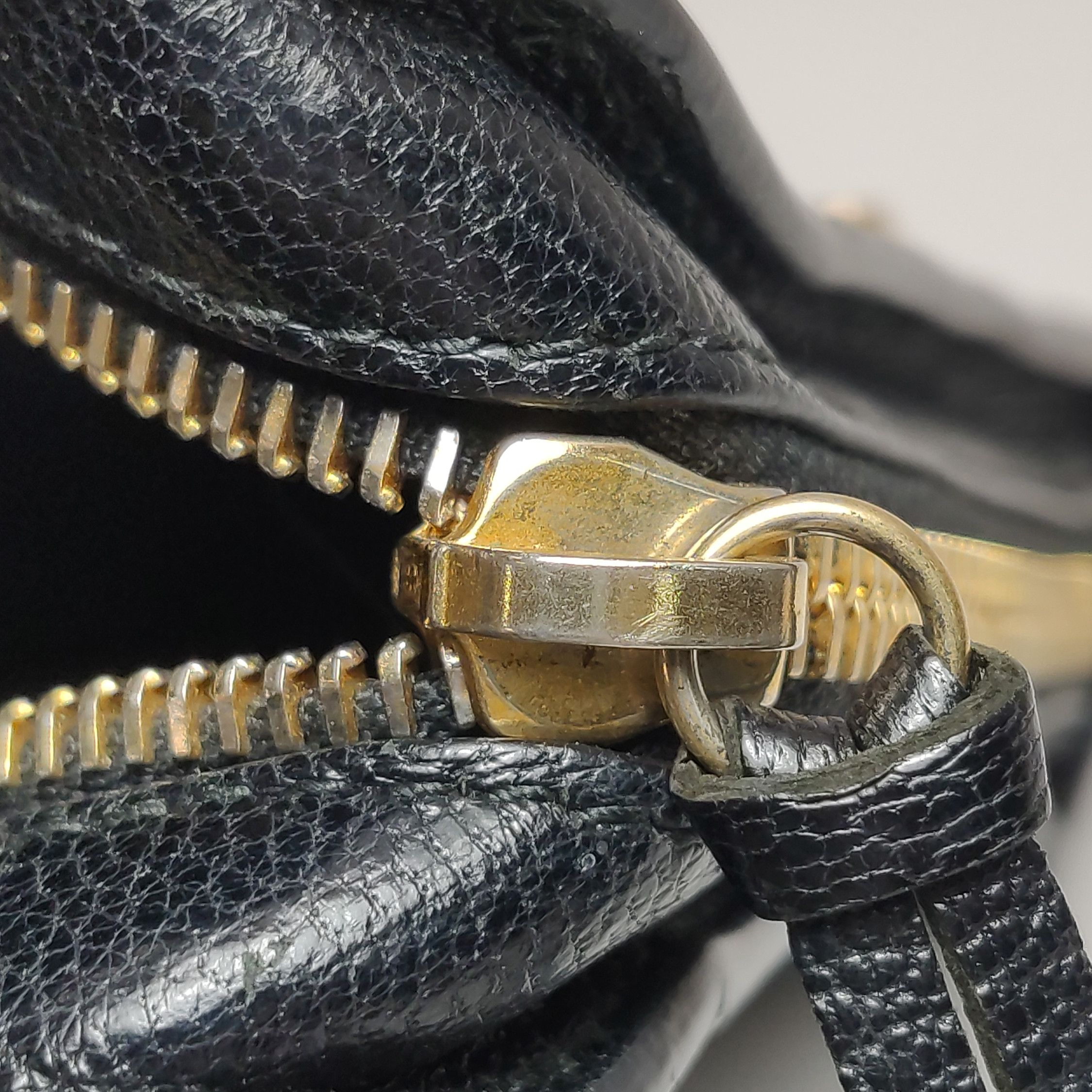 Balenciaga Balenciaga Women os Crossbody Bags Size ONE SIZE - 15 Thumbnail