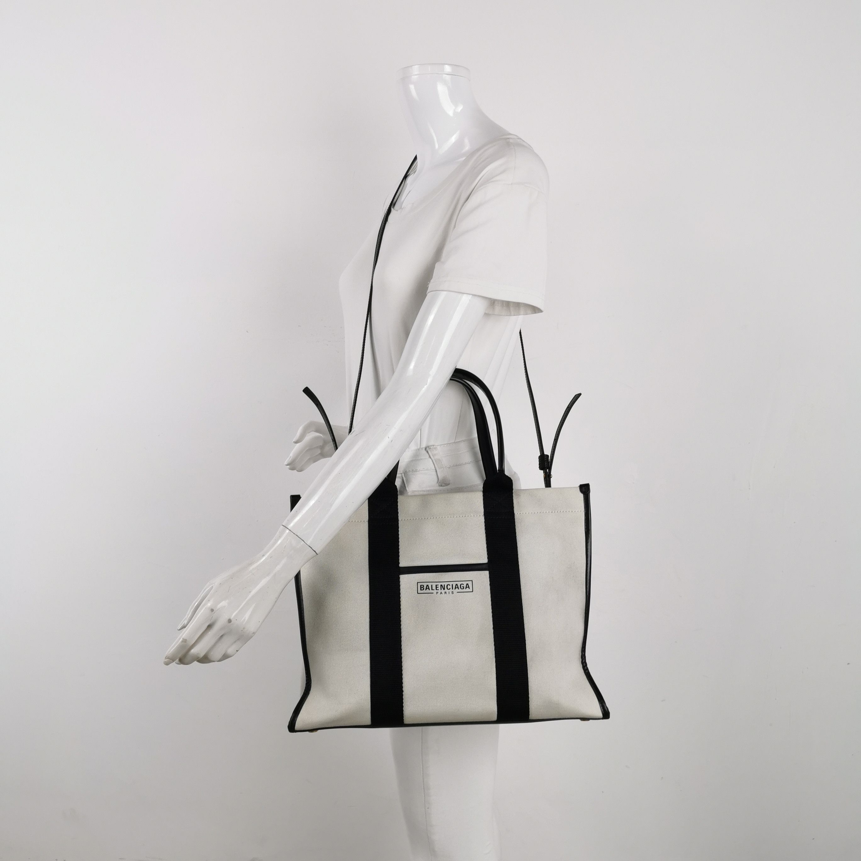 Balenciaga Balenciaga Women os Shoulder Bags Size ONE SIZE - 2 Thumbnail