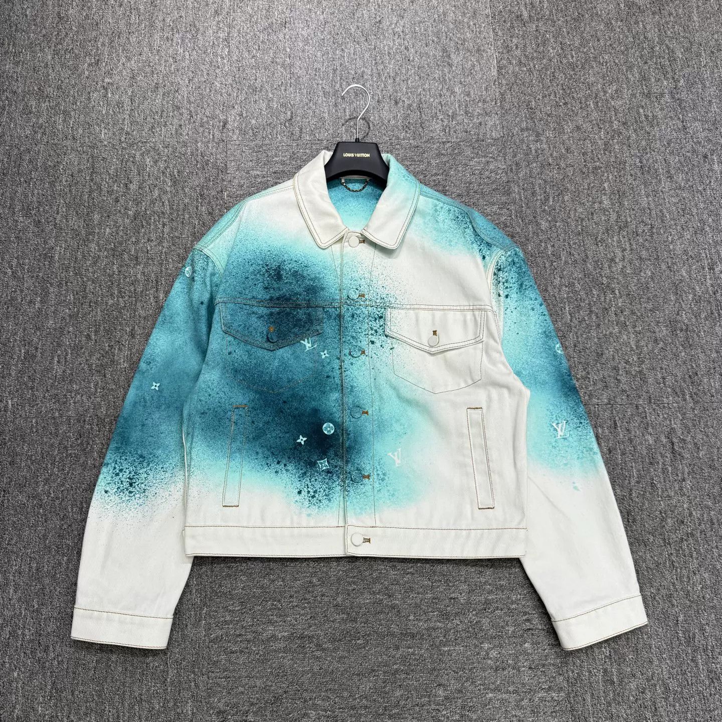 Louis Vuitton Louis Vuitton Splash Print Denim Jacket Size M Size US M / EU 48-50 / 2 - 2 Thumbnail