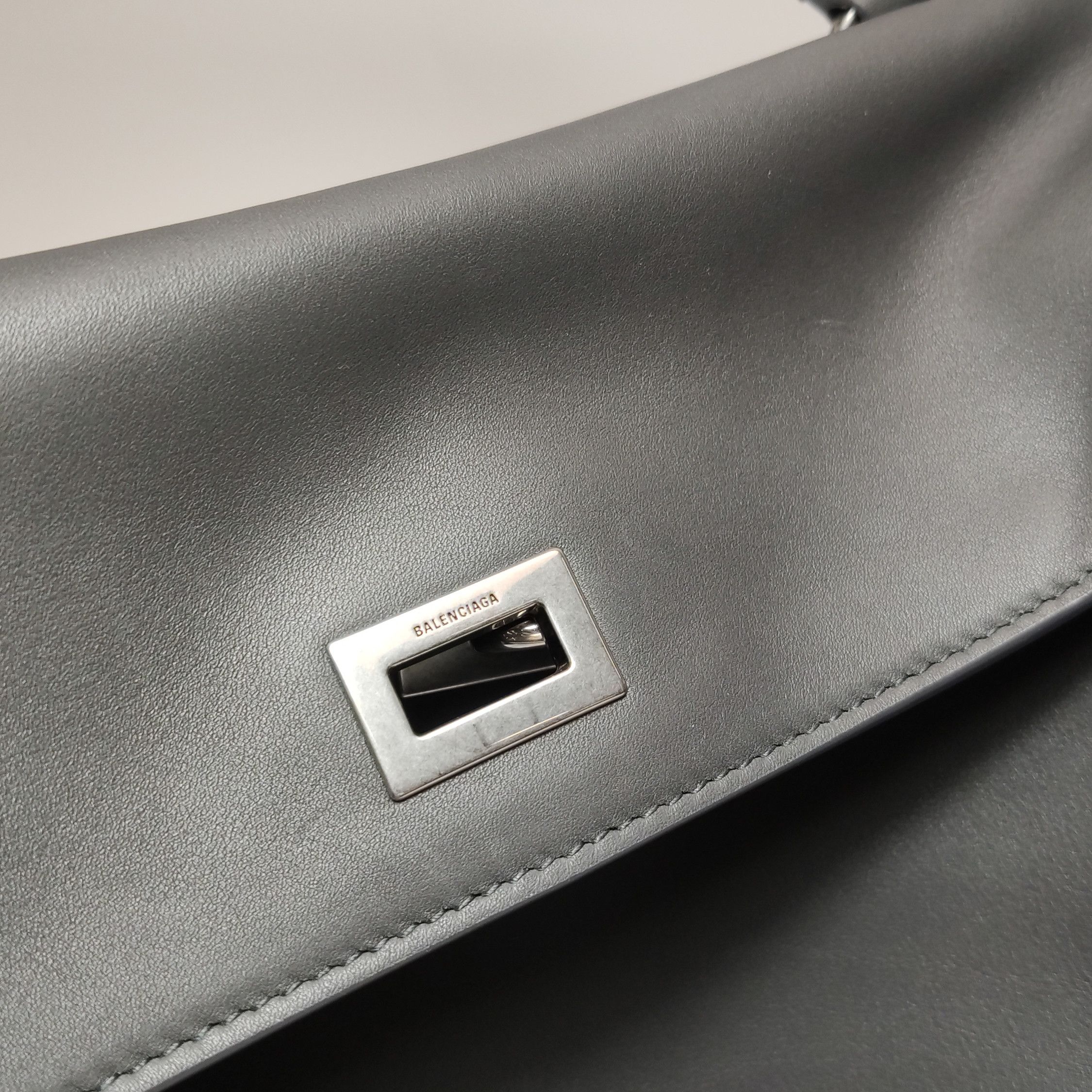 Balenciaga Balenciaga Women os Shoulder Bags Size ONE SIZE - 14 Thumbnail