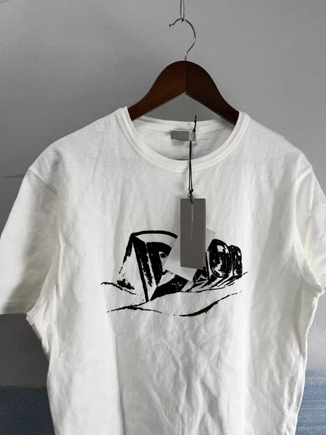 Dior Dior Graffiti Logo T-Shirt Size L Size US L / EU 52-54 / 3 - 3 Thumbnail