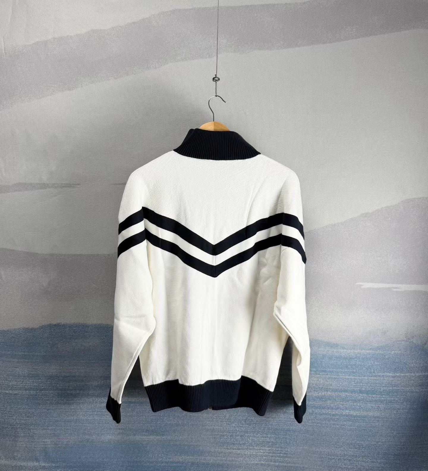 Louis Vuitton Louis Vuitton Striped Knit Zip Jacket Size L Size US L / EU 52-54 / 3 - 4 Thumbnail