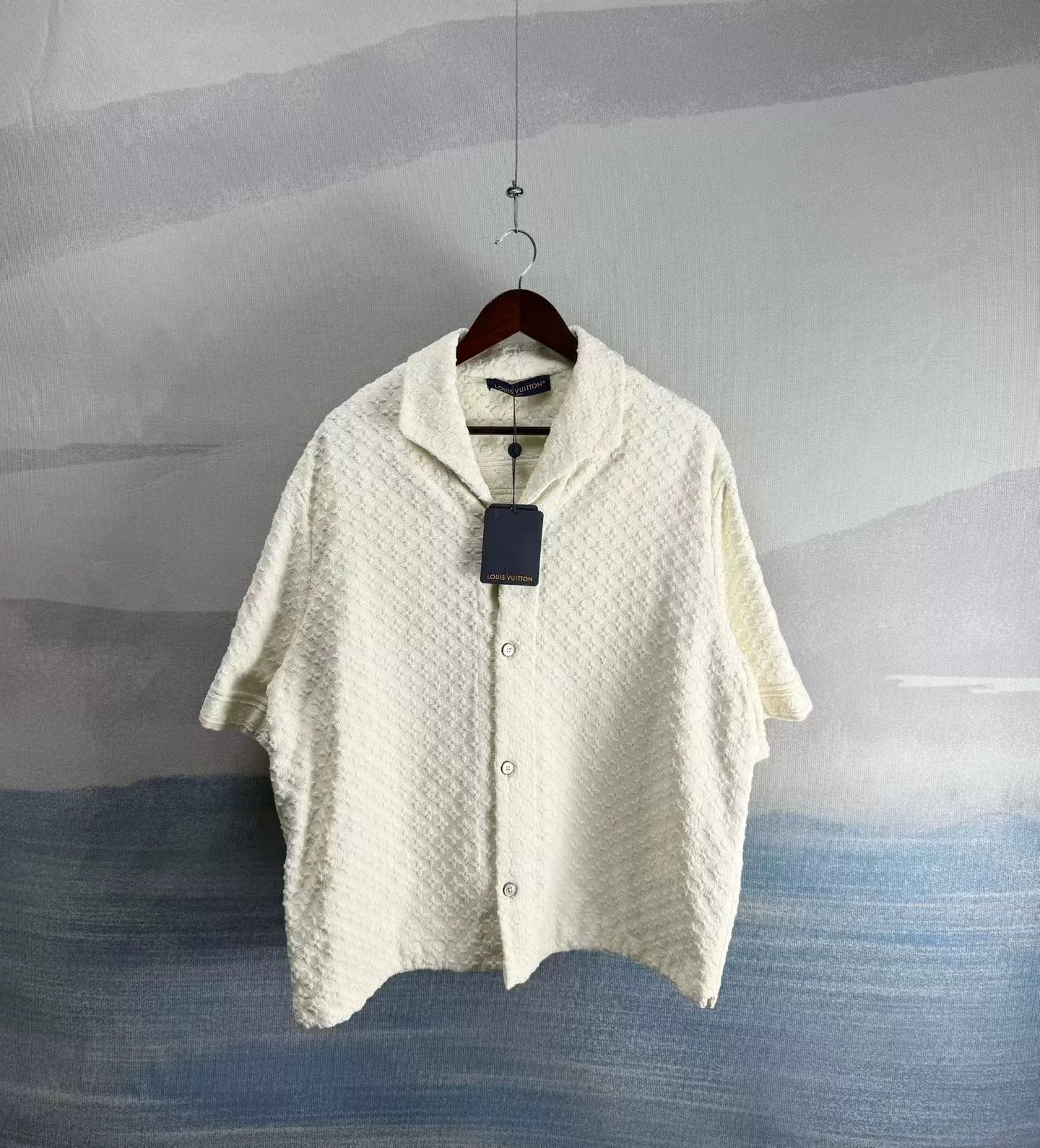 Louis Vuitton Louis Vuitton Monogram Embossed Toweling Shirt Size XL Size US XL / EU 56 / 4 - 2 Thumbnail