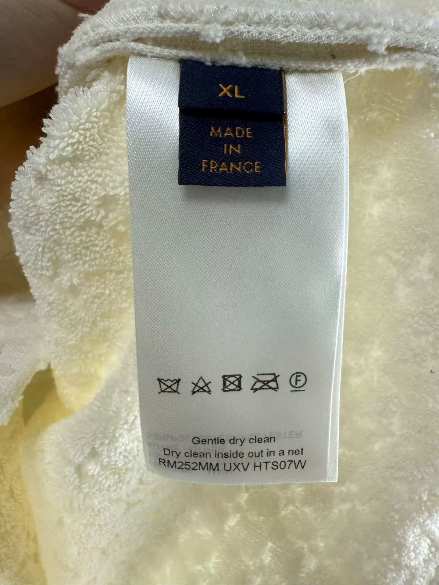 Louis Vuitton Louis Vuitton Monogram Embossed Toweling Shirt Size XL Size US XL / EU 56 / 4 - 5 Thumbnail