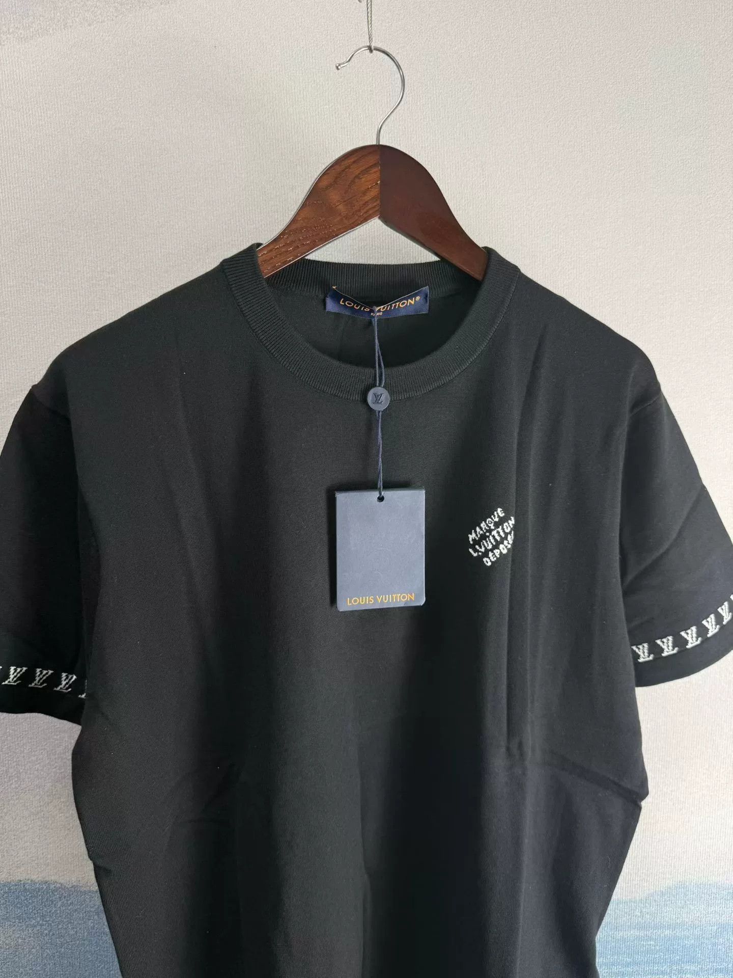 Louis Vuitton Louis Vuitton Monogram Cuff T-Shirt Size M Size US M / EU 48-50 / 2 - 3 Thumbnail