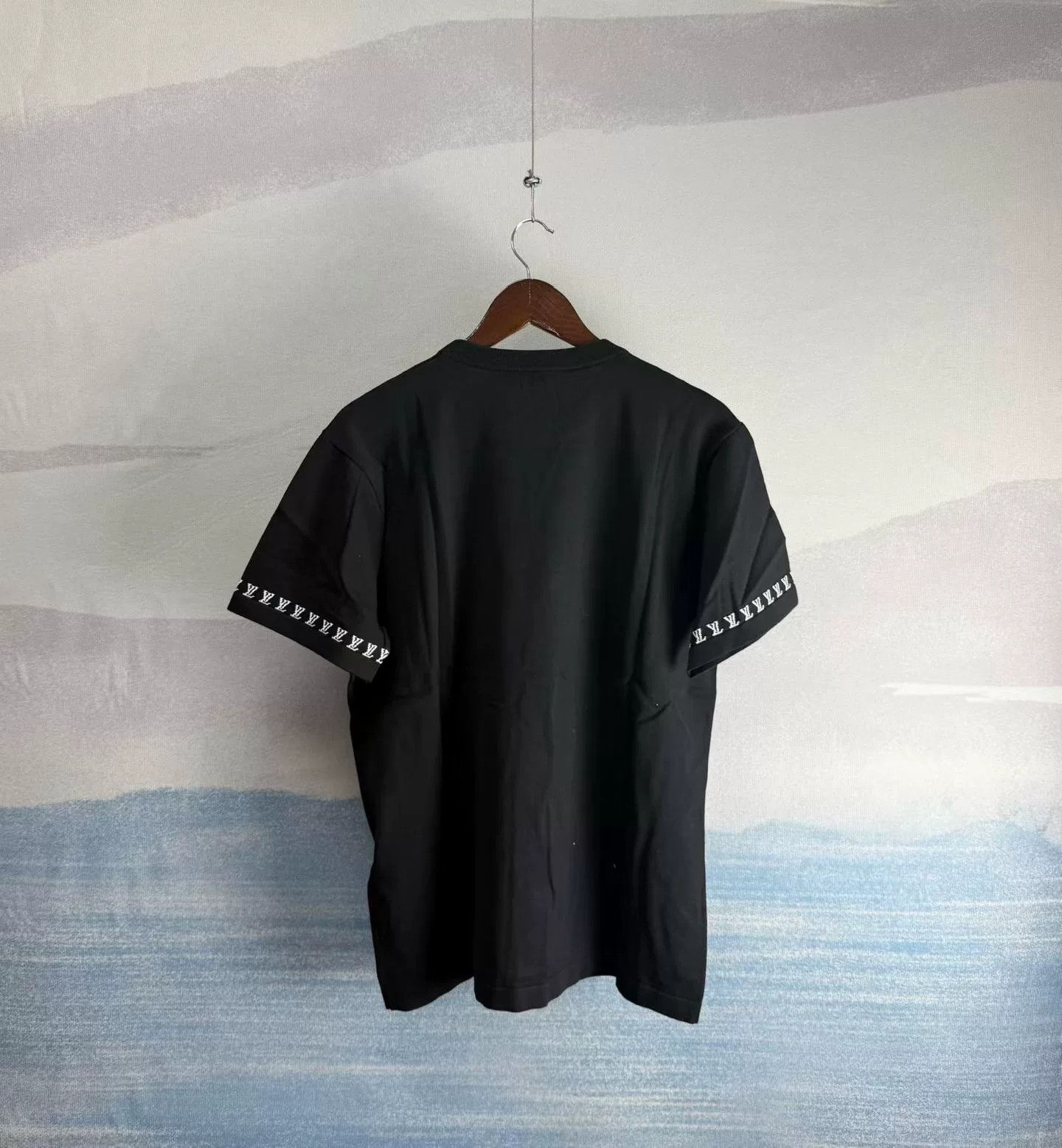 Louis Vuitton Louis Vuitton Monogram Cuff T-Shirt Size M Size US M / EU 48-50 / 2 - 4 Thumbnail