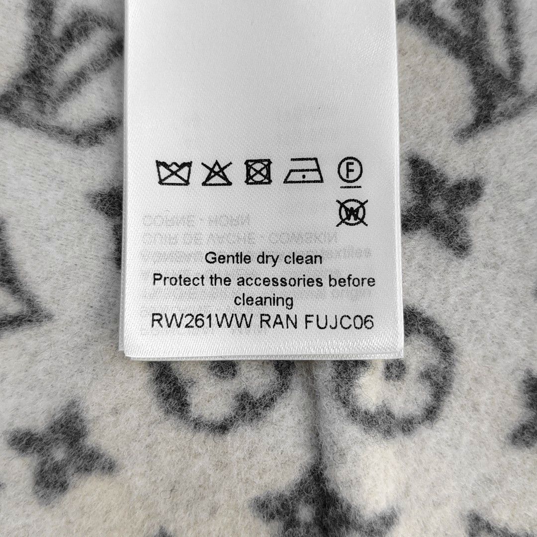 Louis Vuitton Louis Vuitton Check Wool Cape Size 36 Size XS / US 0-2 / IT 36-38 - 4 Thumbnail