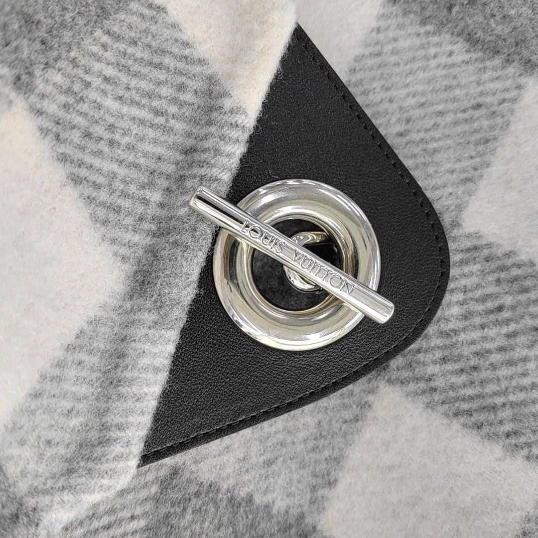 Louis Vuitton Louis Vuitton Check Wool Cape Size 36 Size XS / US 0-2 / IT 36-38 - 5 Thumbnail