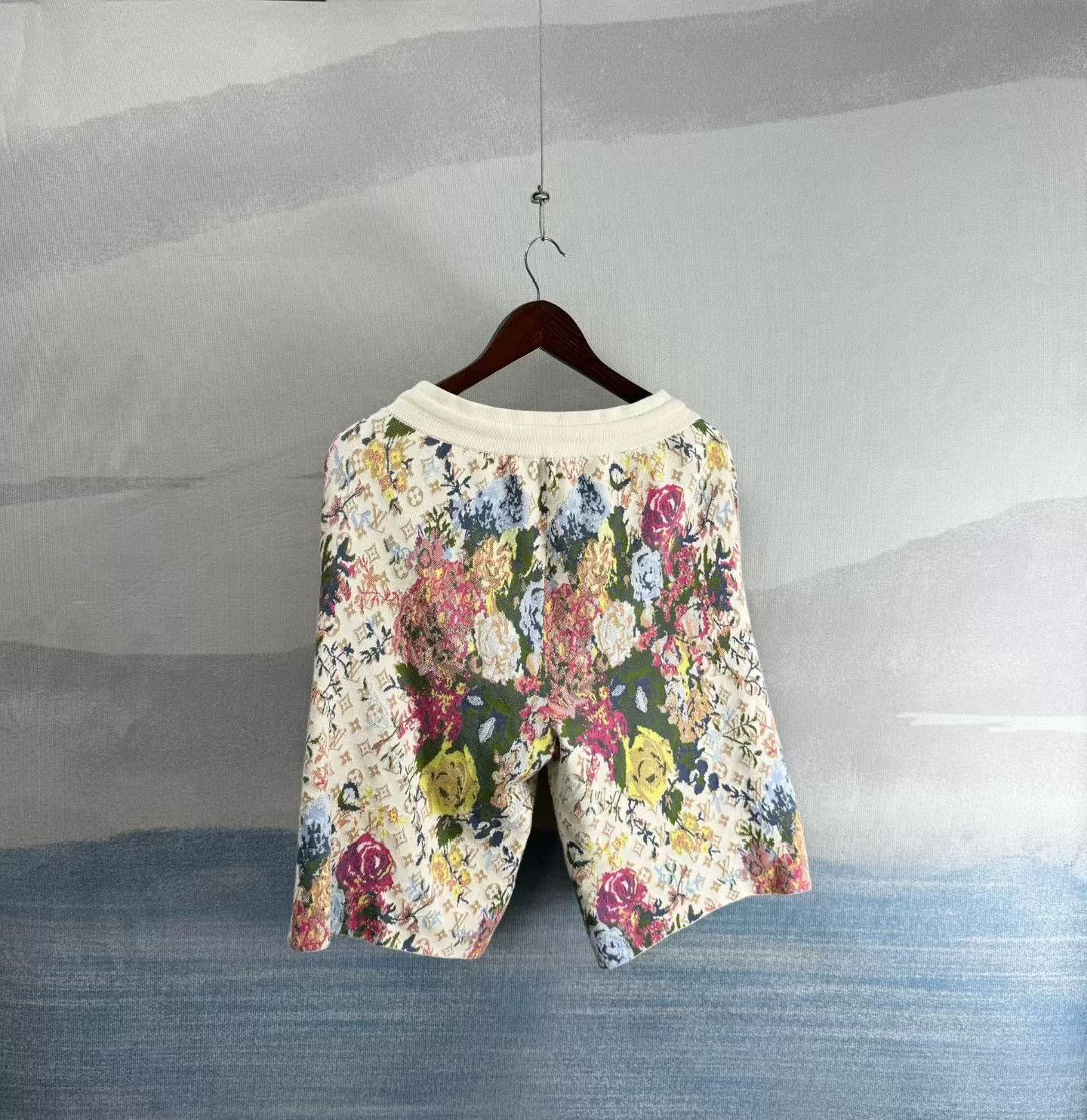 Louis Vuitton Louis Vuitton Floral Jacquard Knit Shorts Size L Size US 34 / EU 50 - 4 Thumbnail
