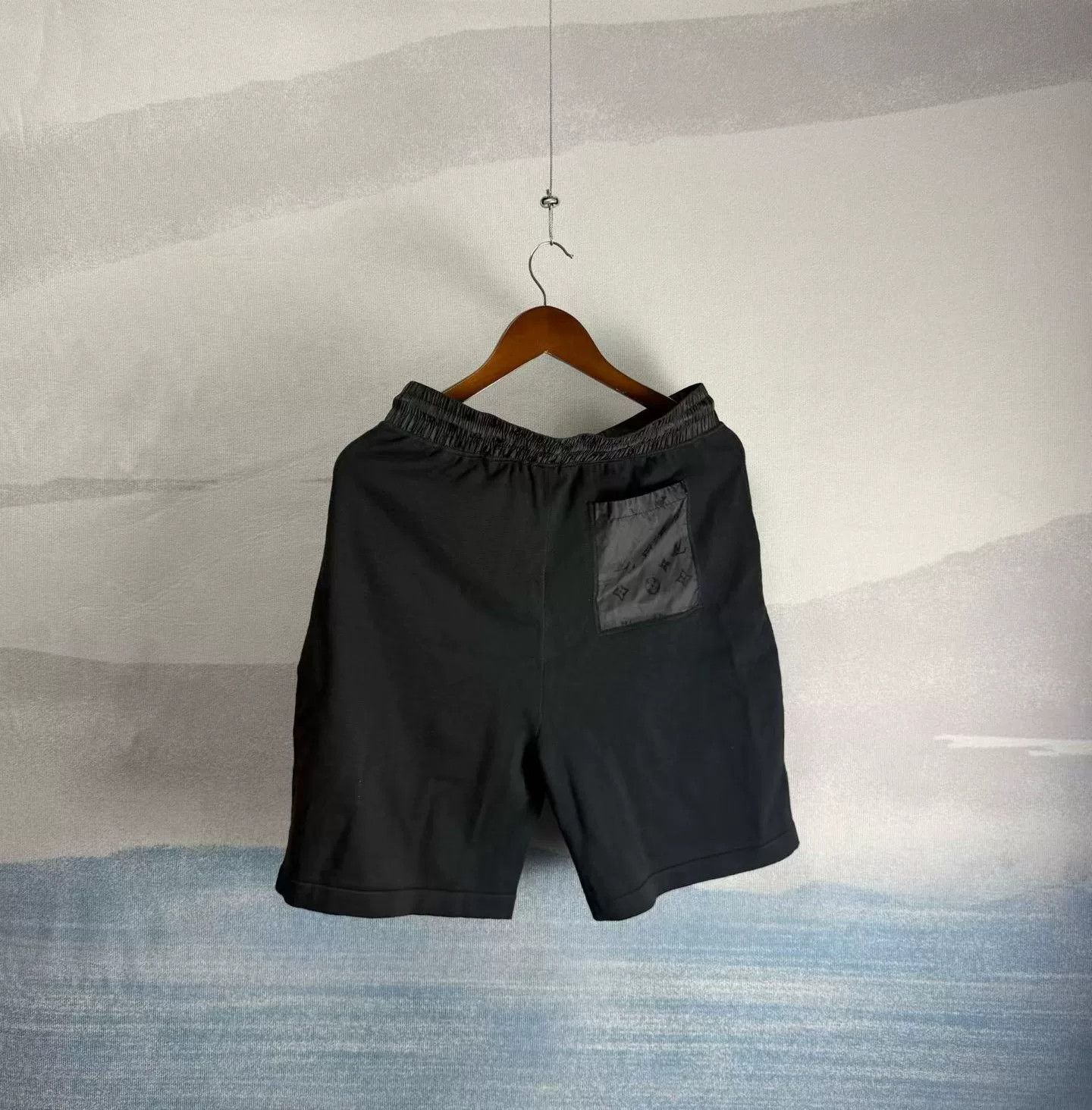 Louis Vuitton Louis Vuitton Monogram Pocket Knit Shorts Size M Size US 32 / EU 48 - 4 Thumbnail