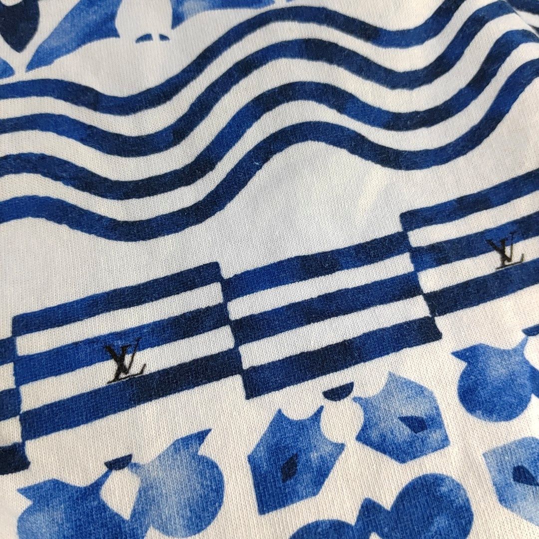 Louis Vuitton Louis Vuitton Patterned Short Sleeve T-Shirt Size XS Size XS / US 0-2 / IT 36-38 - 6 Thumbnail