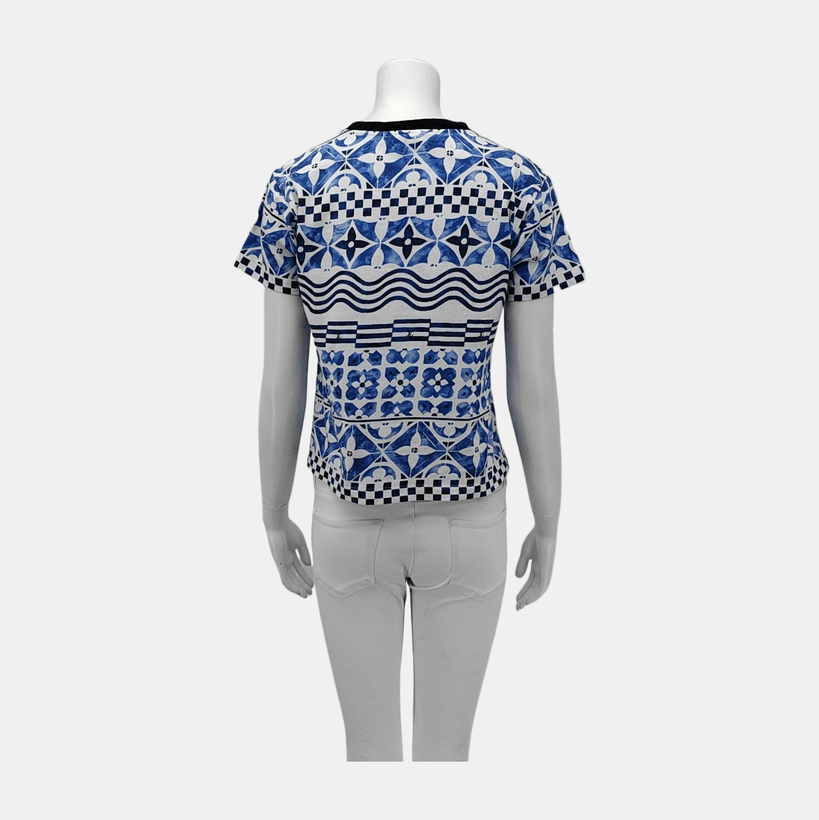 Louis Vuitton Louis Vuitton Patterned Short Sleeve T-Shirt Size XS Size XS / US 0-2 / IT 36-38 - 2 Thumbnail