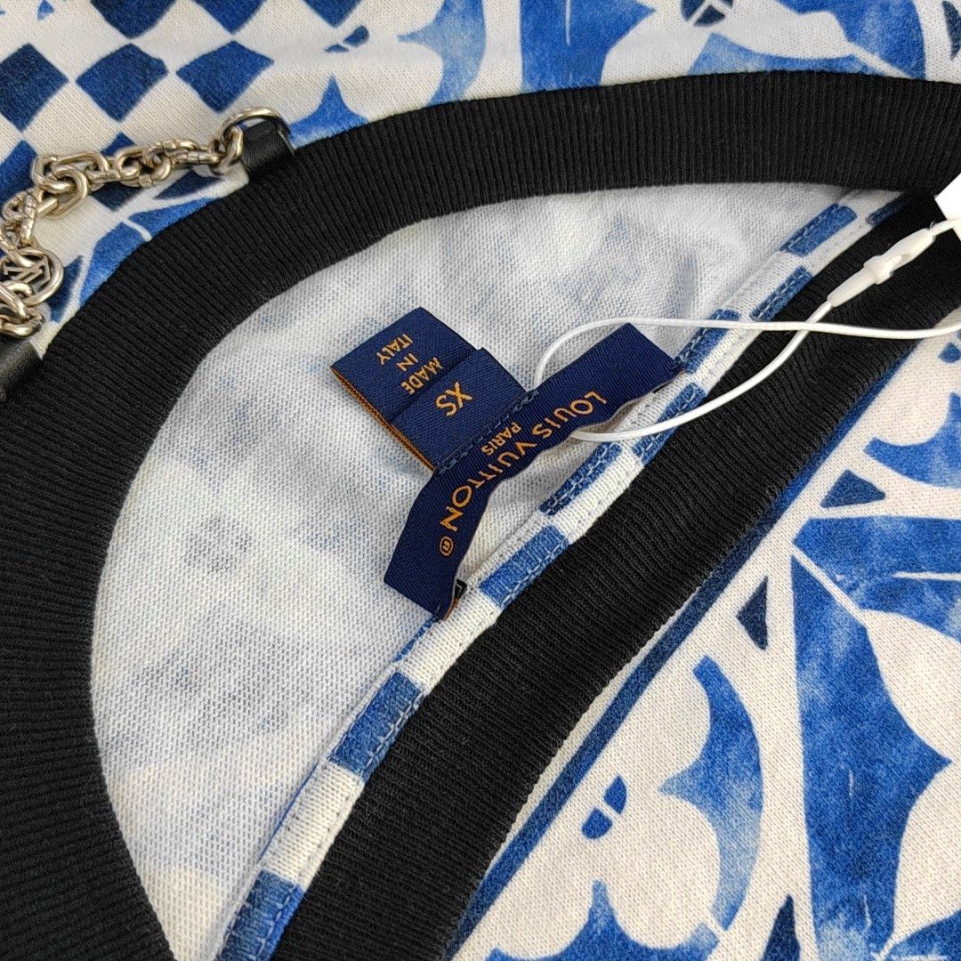 Louis Vuitton Louis Vuitton Patterned Short Sleeve T-Shirt Size XS Size XS / US 0-2 / IT 36-38 - 7 Thumbnail