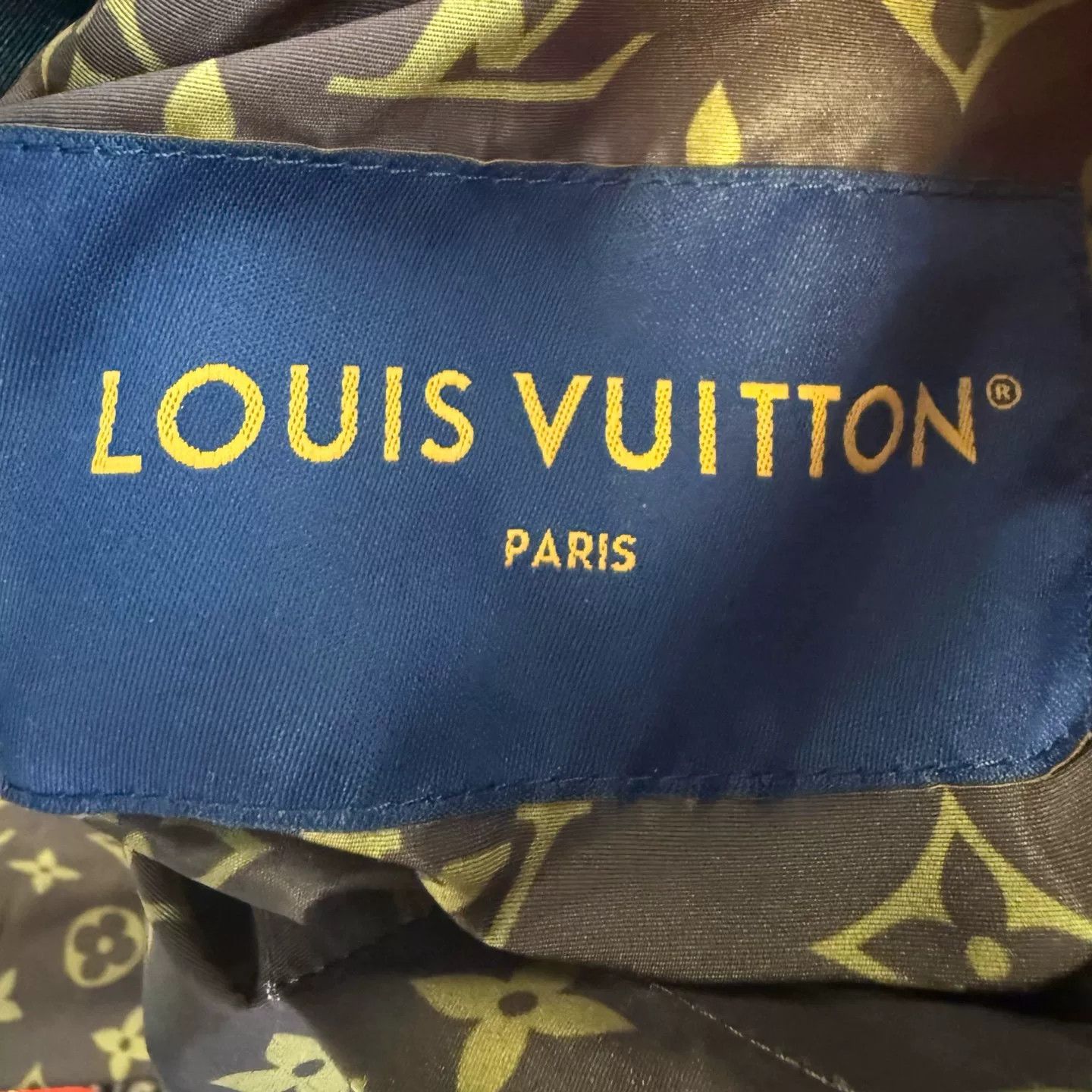 Louis Vuitton Louis Vuitton Reversible Camo Monogram Jacket Size 46 Size US S / EU 44-46 / 1 - 5 Thumbnail