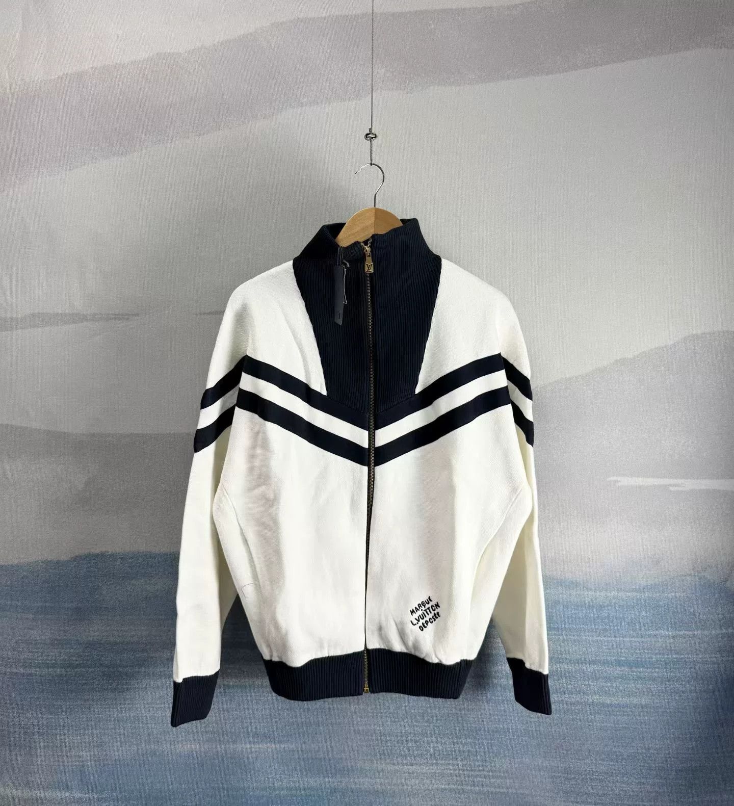 Louis Vuitton Louis Vuitton Striped Knit Zip Jacket Size L Size US L / EU 52-54 / 3 - 2 Thumbnail