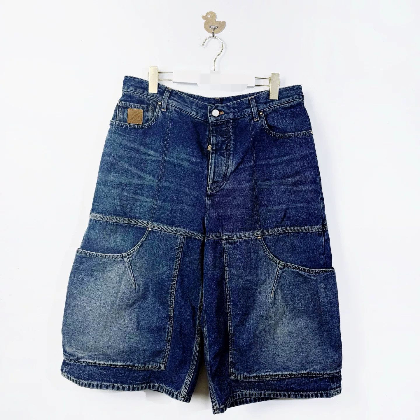Louis Vuitton Louis Vuitton Leather Patch Denim Shorts Size 34 Size US 34 / EU 50 - 2 Thumbnail