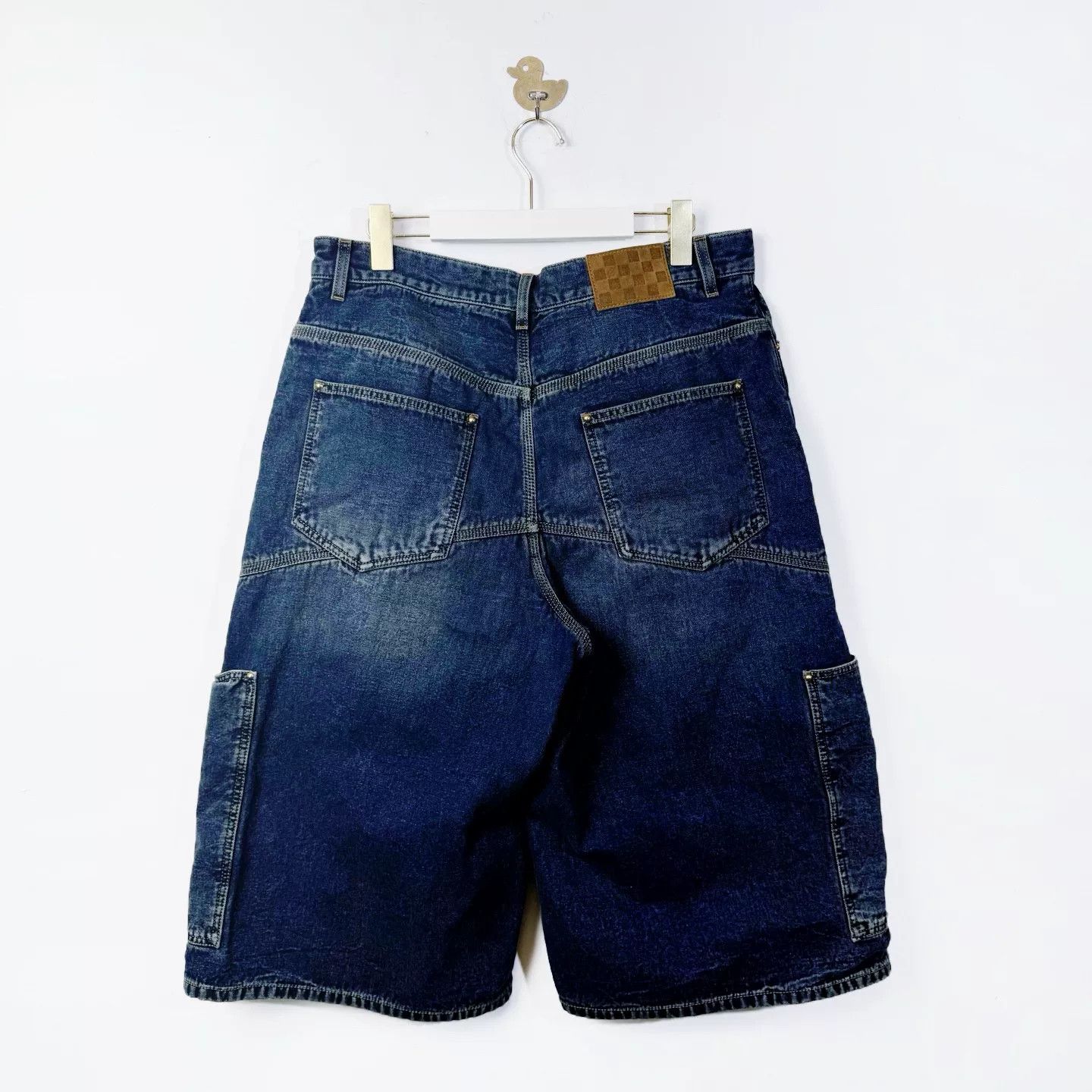 Louis Vuitton Louis Vuitton Leather Patch Denim Shorts Size 34 Size US 34 / EU 50 - 3 Thumbnail