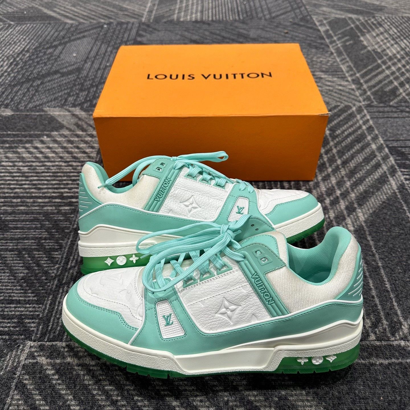 Louis Vuitton Louis Vuitton Trainer Low-Top Sneakers Size 9 Size US 9 / EU 42 - 5 Thumbnail