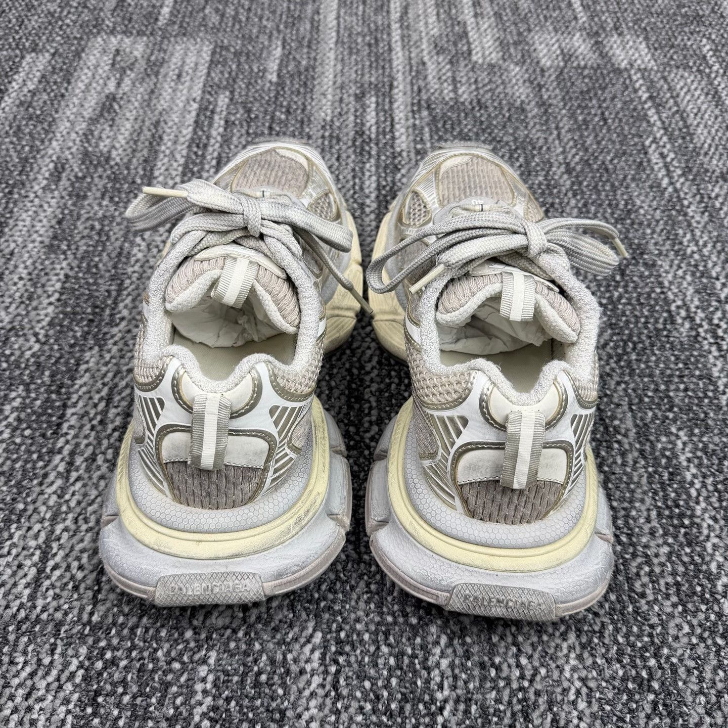 Balenciaga Balenciaga 3XL Sneakers Beige Size 7 Size US 7 / EU 40 - 4 Thumbnail