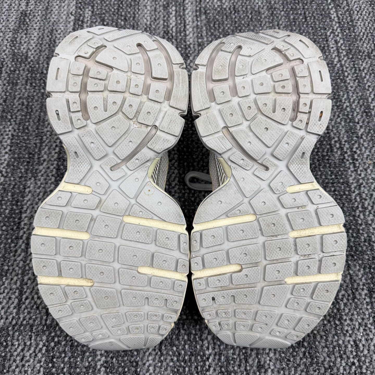 Balenciaga Balenciaga 3XL Sneakers Beige Size 7 Size US 7 / EU 40 - 7 Thumbnail