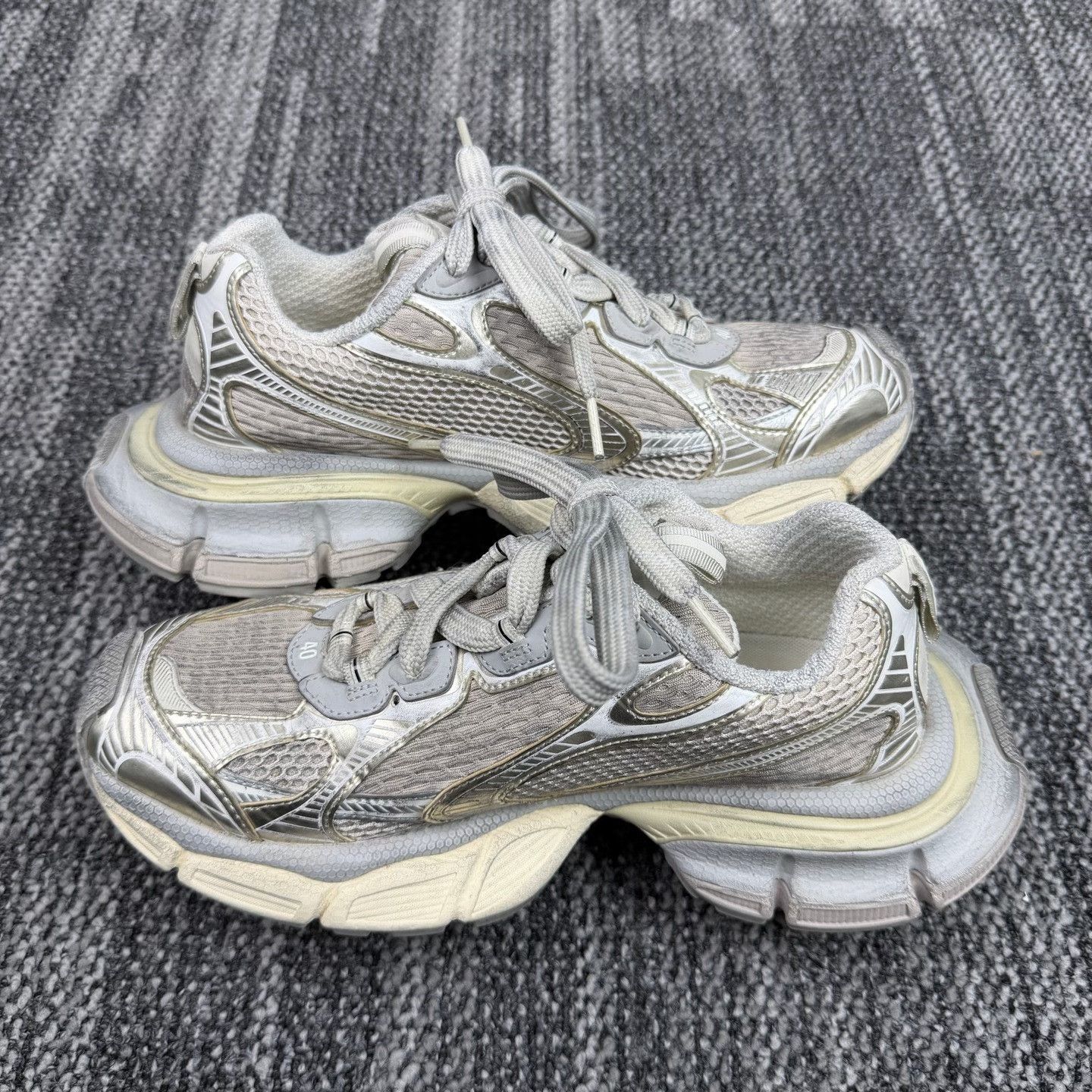 Balenciaga Balenciaga 3XL Sneakers Beige Size 7 Size US 7 / EU 40 - 6 Thumbnail