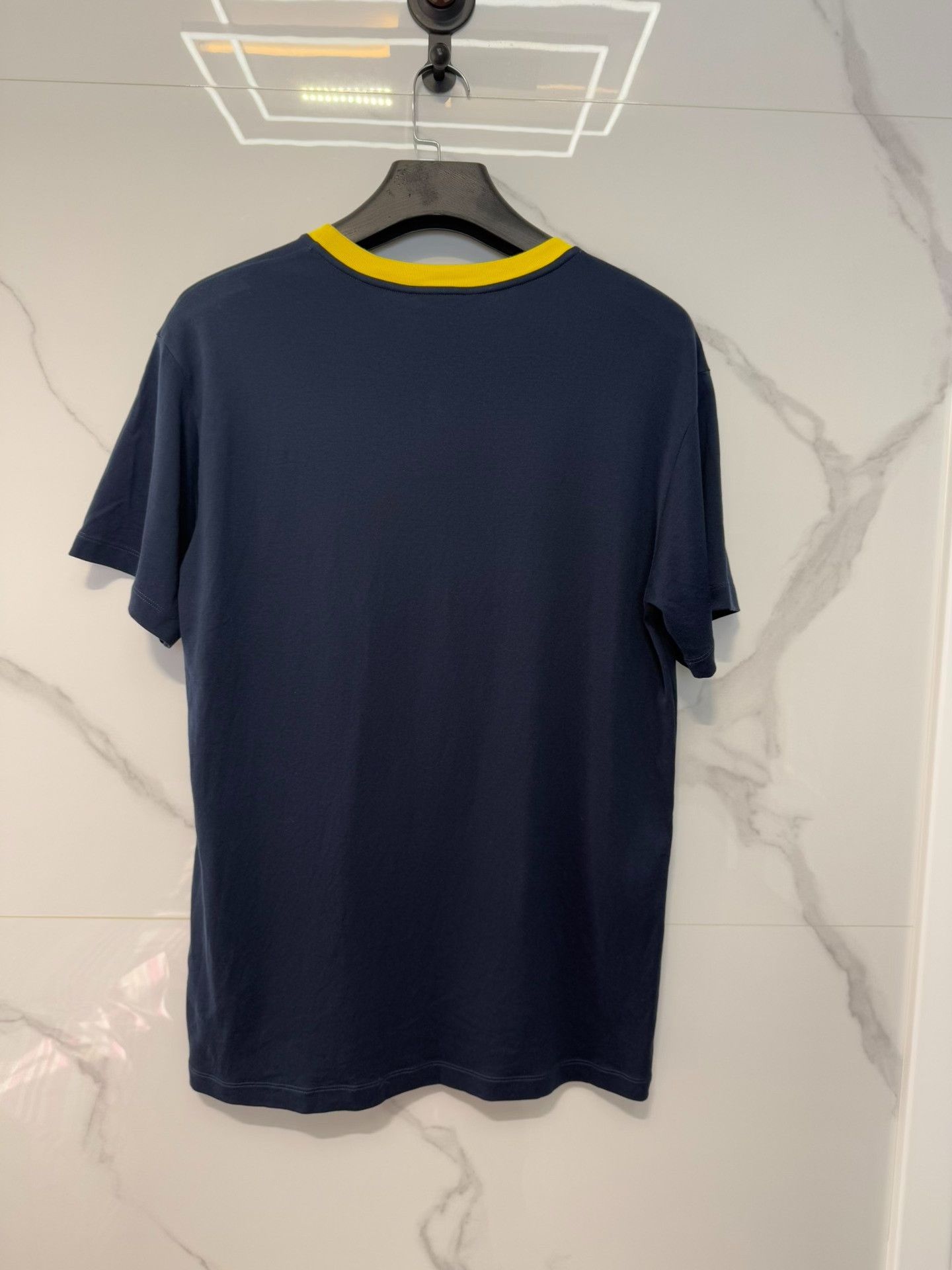 Louis Vuitton Louis Vuitton Chain Logo T-Shirt Size XL Size US XL / EU 56 / 4 - 3 Thumbnail