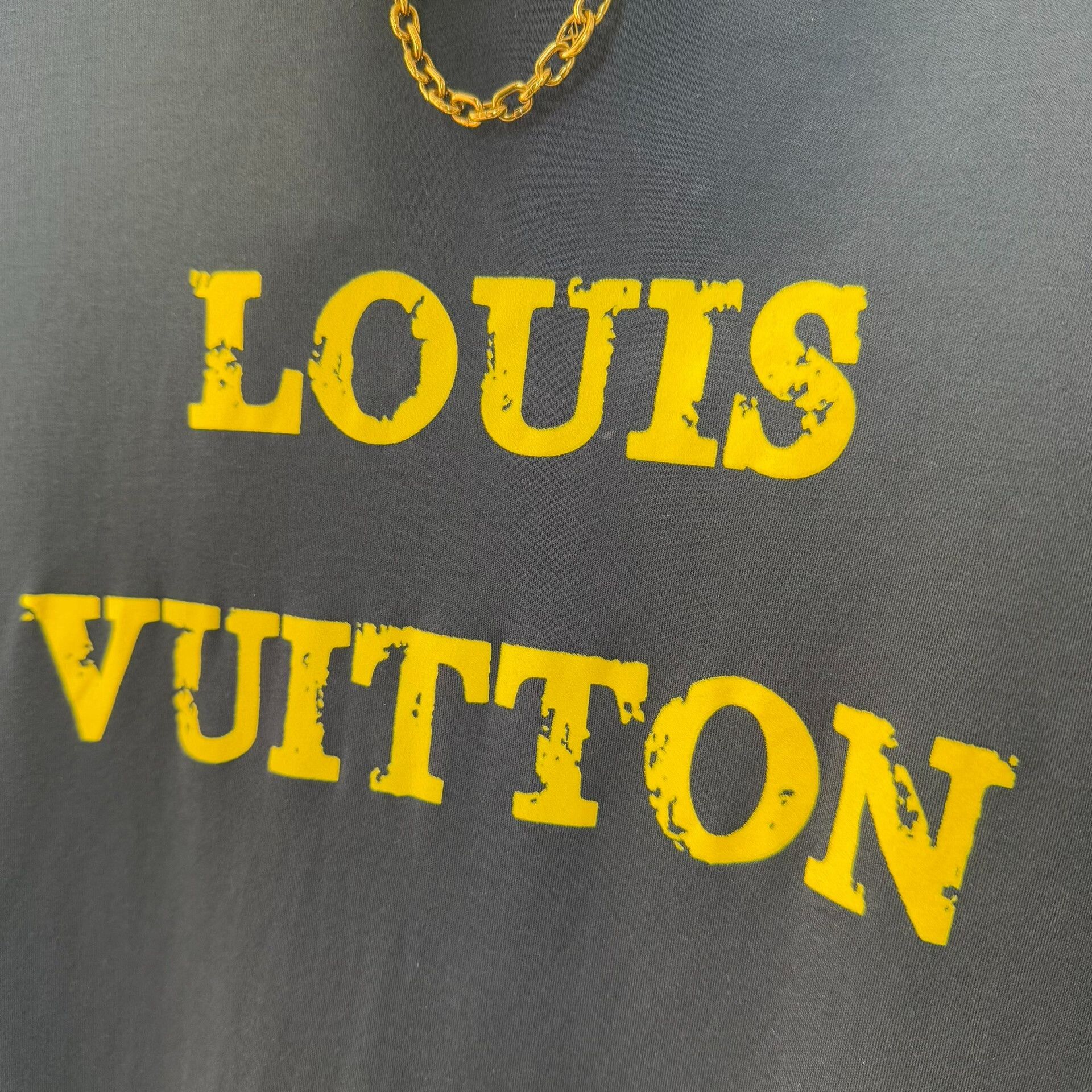 Louis Vuitton Louis Vuitton Chain Logo T-Shirt Size XL Size US XL / EU 56 / 4 - 6 Thumbnail