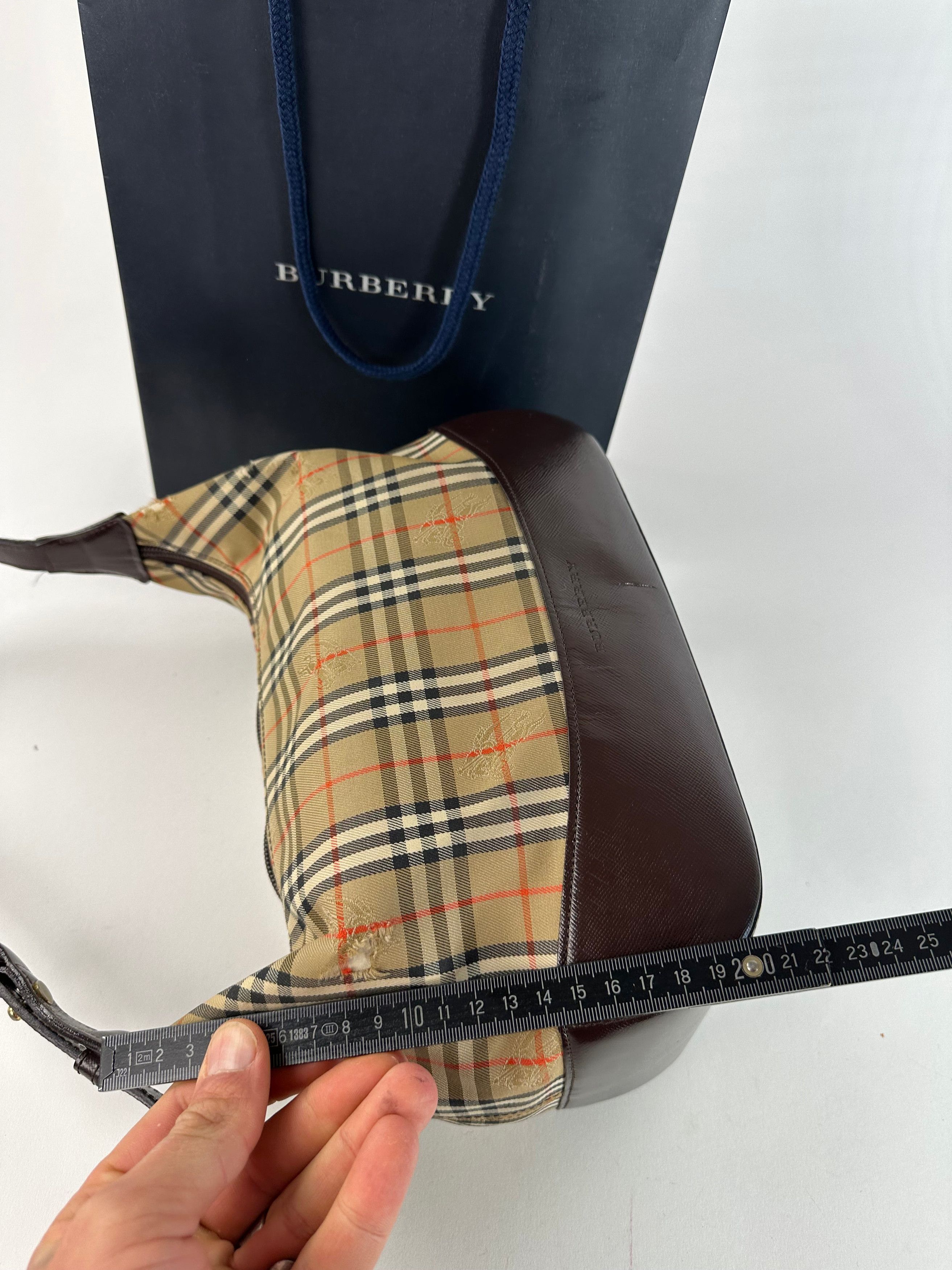 Burberry Vintage Haymarket Check Shoulder Bag Beige Brown Size ONE SIZE - 8 Thumbnail