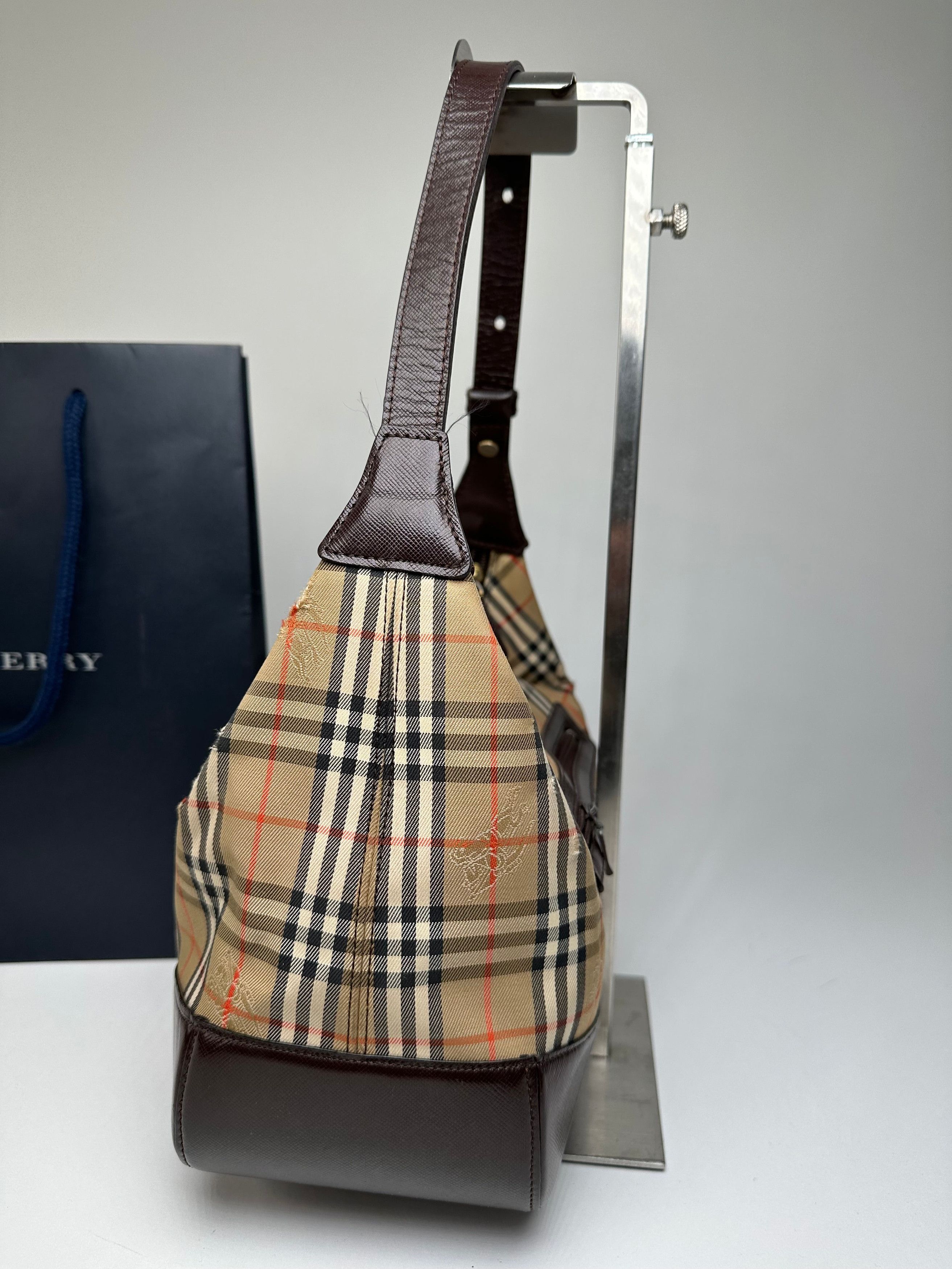 Burberry Vintage Haymarket Check Shoulder Bag Beige Brown Size ONE SIZE - 6 Thumbnail