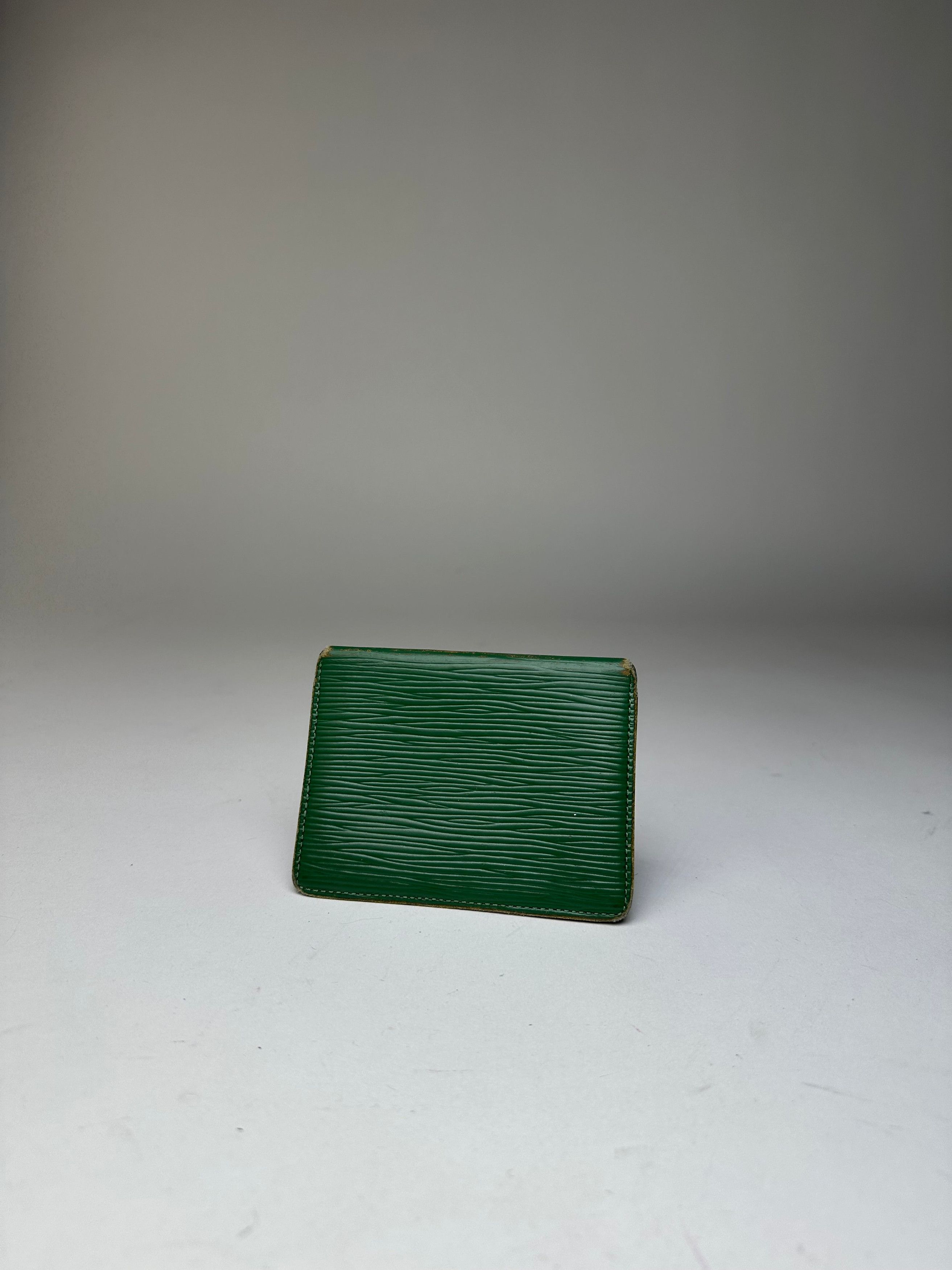 Louis Vuitton Vintage Epi Card Holder Green Size ONE SIZE - 10 Thumbnail