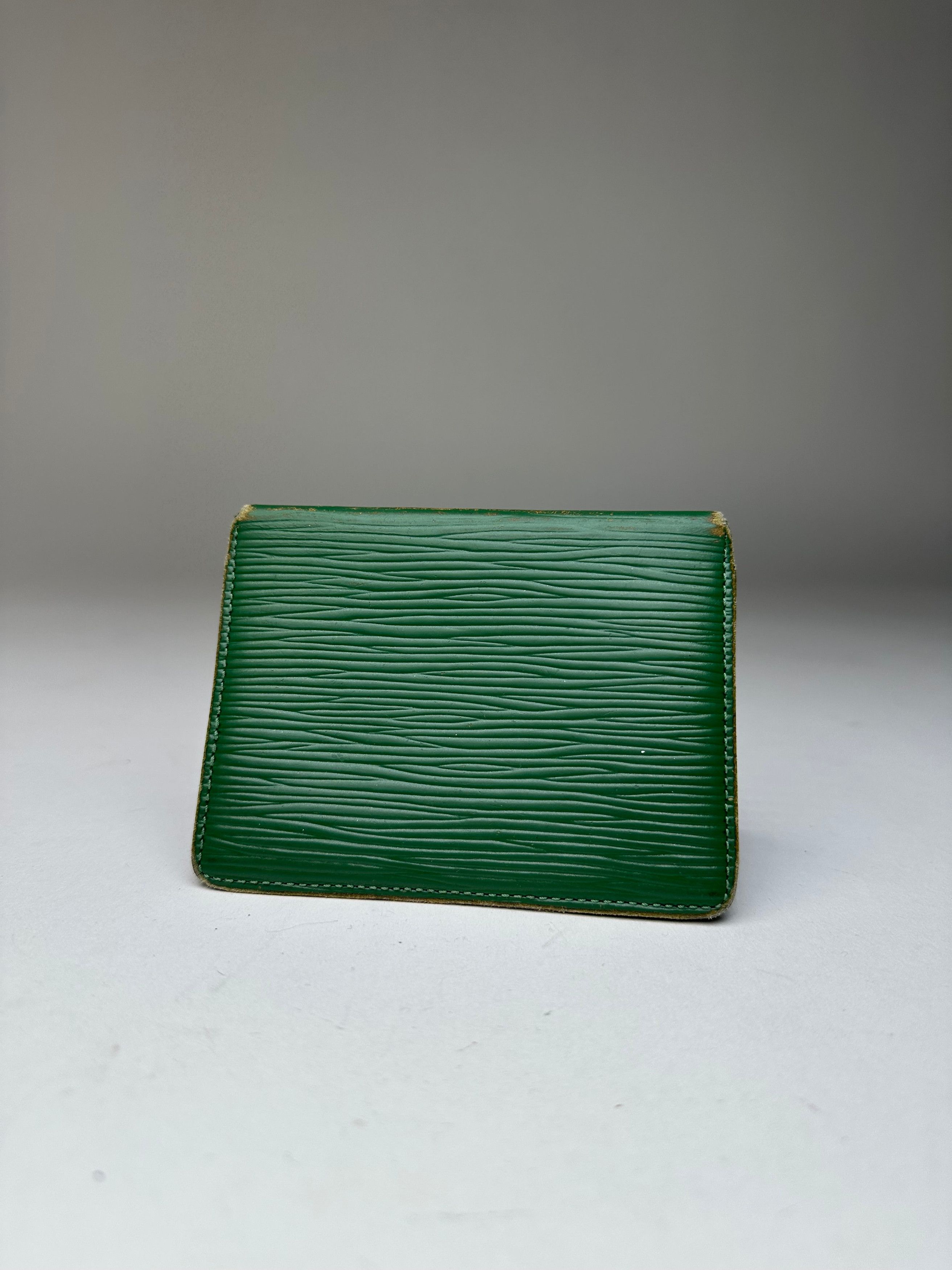 Louis Vuitton Vintage Epi Card Holder Green Size ONE SIZE - 2 Thumbnail