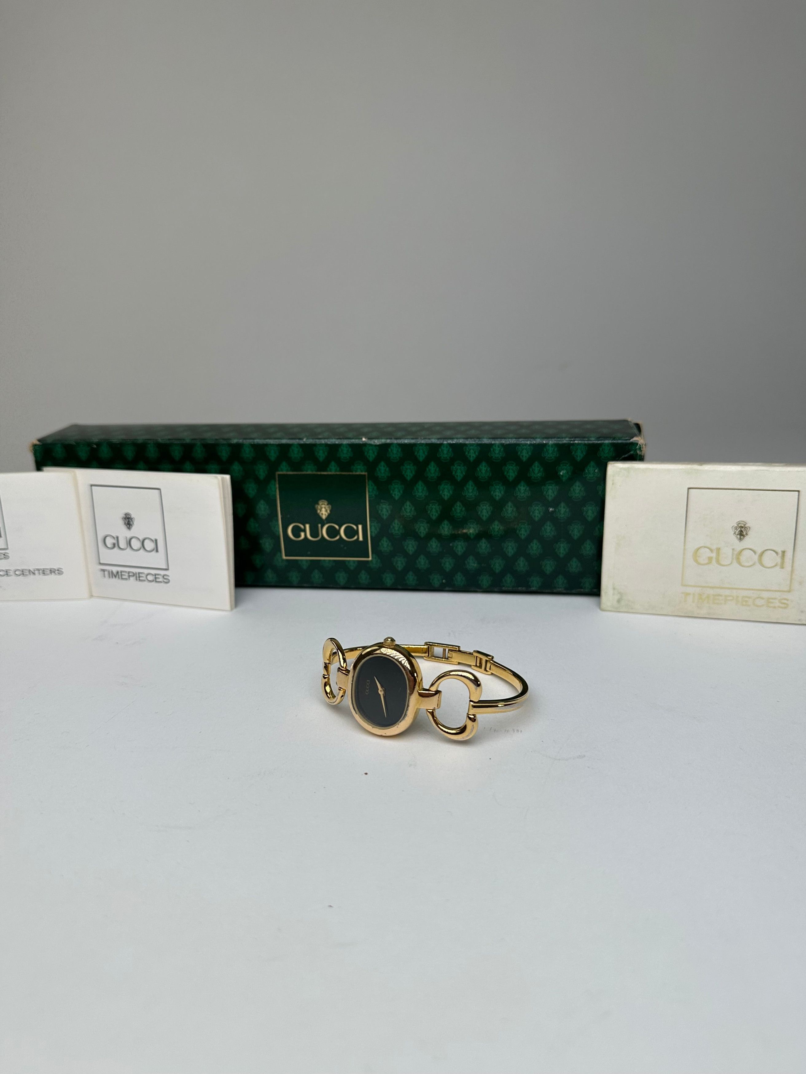 Gucci Vintage Gold-Tone Bangle Ladies Watch Model 1600 Size ONE SIZE - 7 Thumbnail