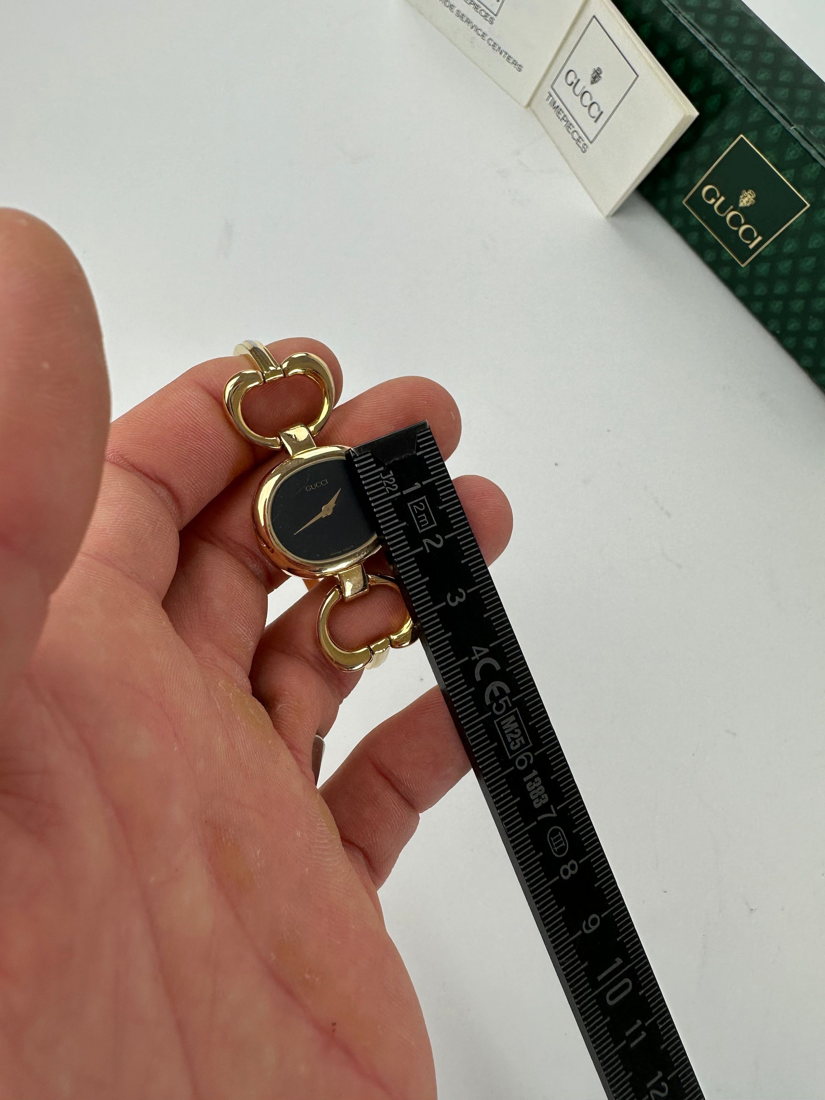 Gucci Vintage Gold-Tone Bangle Ladies Watch Model 1600 Size ONE SIZE - 10 Thumbnail