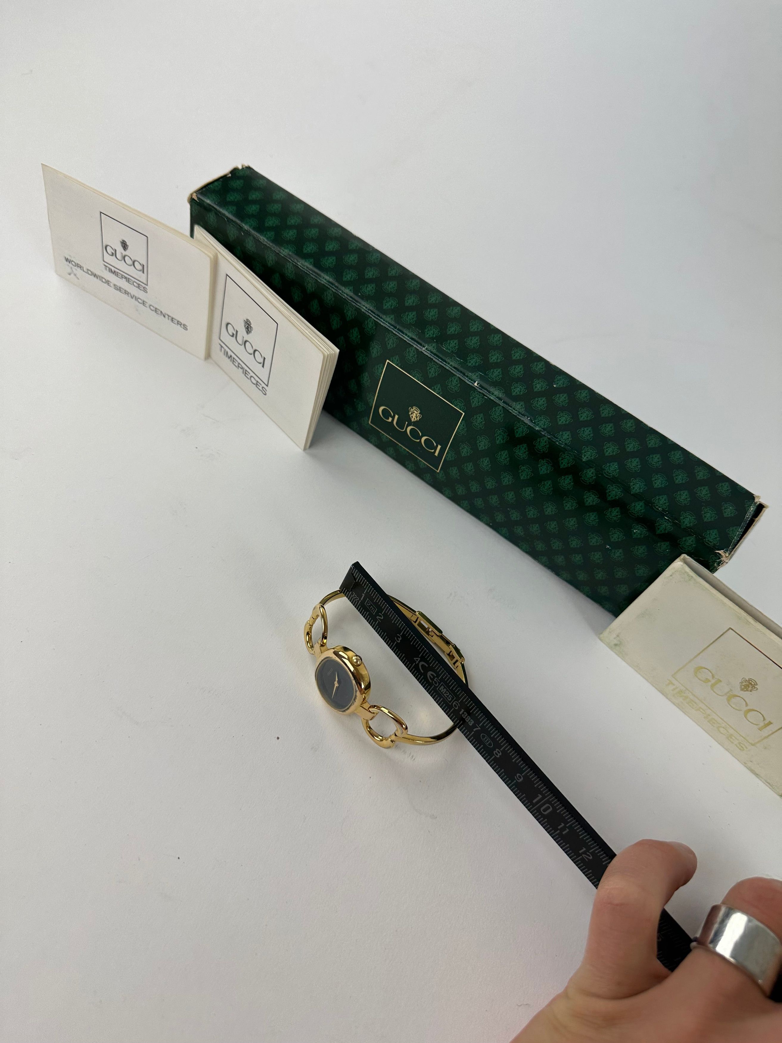 Gucci Vintage Gold-Tone Bangle Ladies Watch Model 1600 Size ONE SIZE - 8 Thumbnail