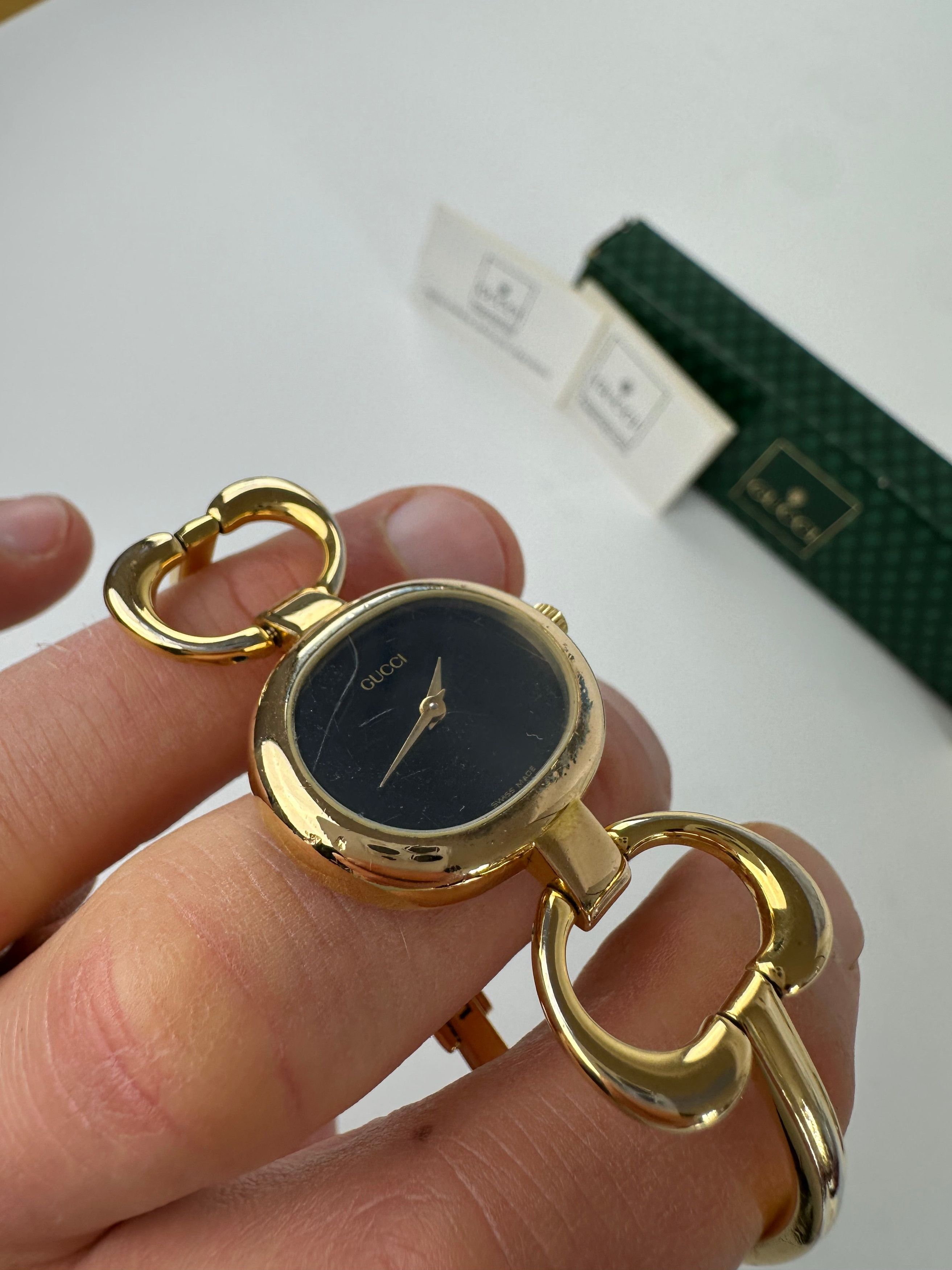 Gucci Vintage Gold-Tone Bangle Ladies Watch Model 1600 Size ONE SIZE - 2 Thumbnail