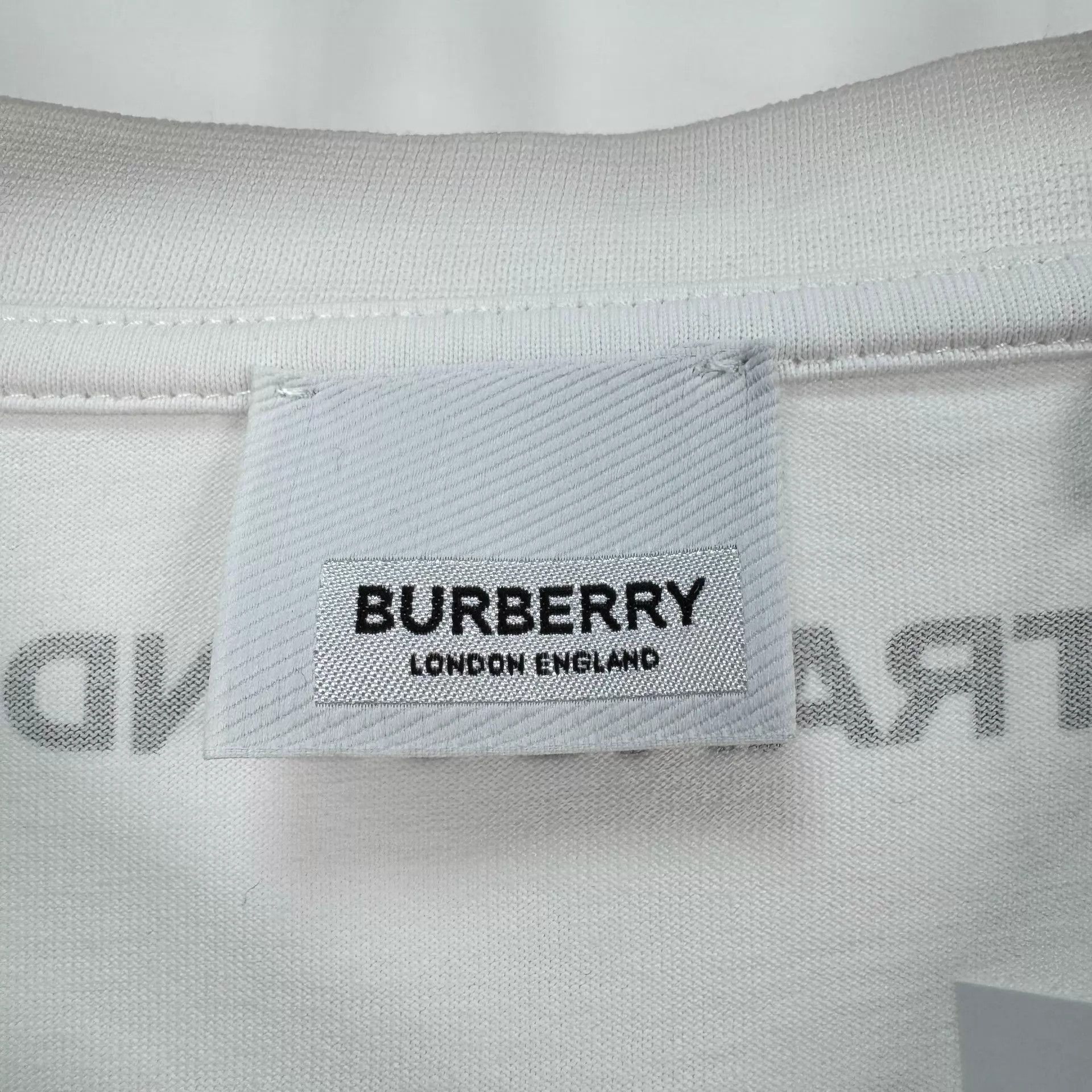 Burberry White Graphic Short Sleeve T-Shirt Size US M / EU 48-50 / 2 - 5 Thumbnail