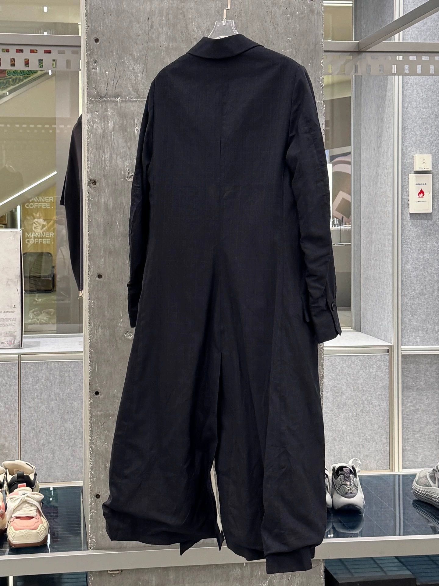 Paul Harnden Shoemakers Long Black Coat with Button Closure Size US S / EU 44-46 / 1 - 2 Thumbnail