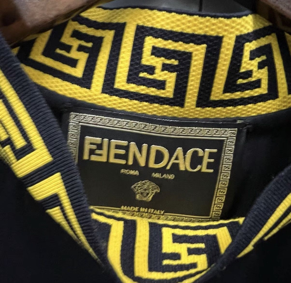 Fendi Black Short Sleeve Shirt with Yellow Pattern Collar Size US L / EU 52-54 / 3 - 3 Thumbnail