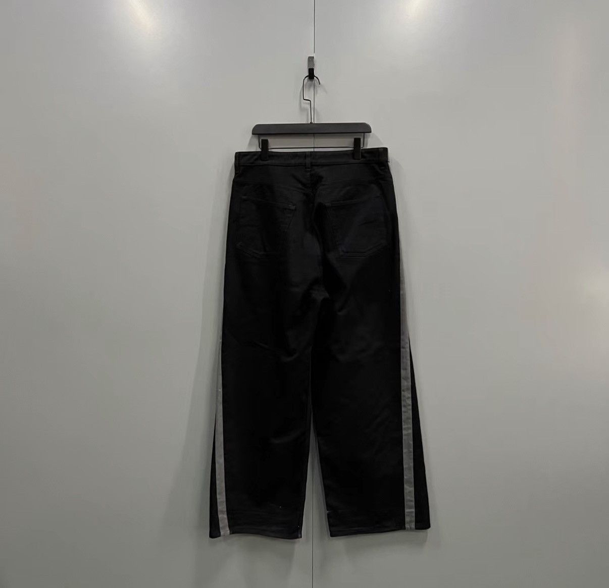 Balenciaga Black Casual Pants with Side Stripes - Size 30 Size US 30 / EU 46 - 2 Thumbnail
