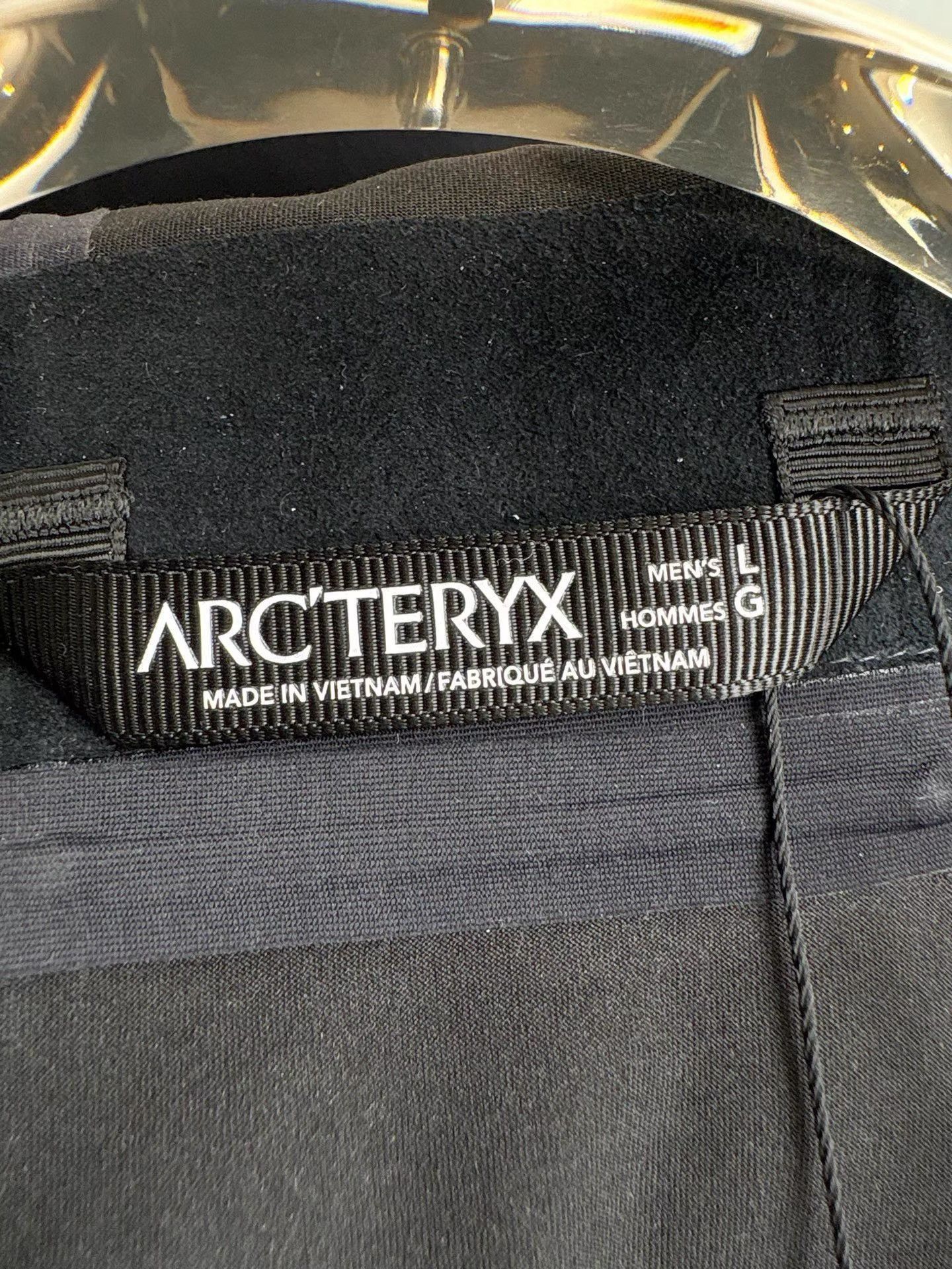 Arc'teryx Black Hooded Zip-Up Jacket Size L Size US L / EU 52-54 / 3 - 4 Thumbnail