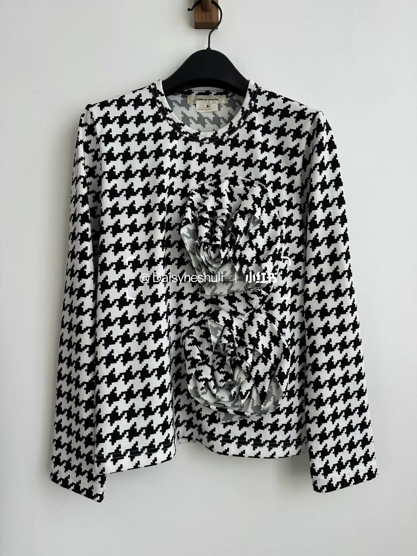Comme des Garcons Houndstooth Long Sleeve Top with Ruffled Flowers Size US S / EU 44-46 / 1 - 2 Thumbnail