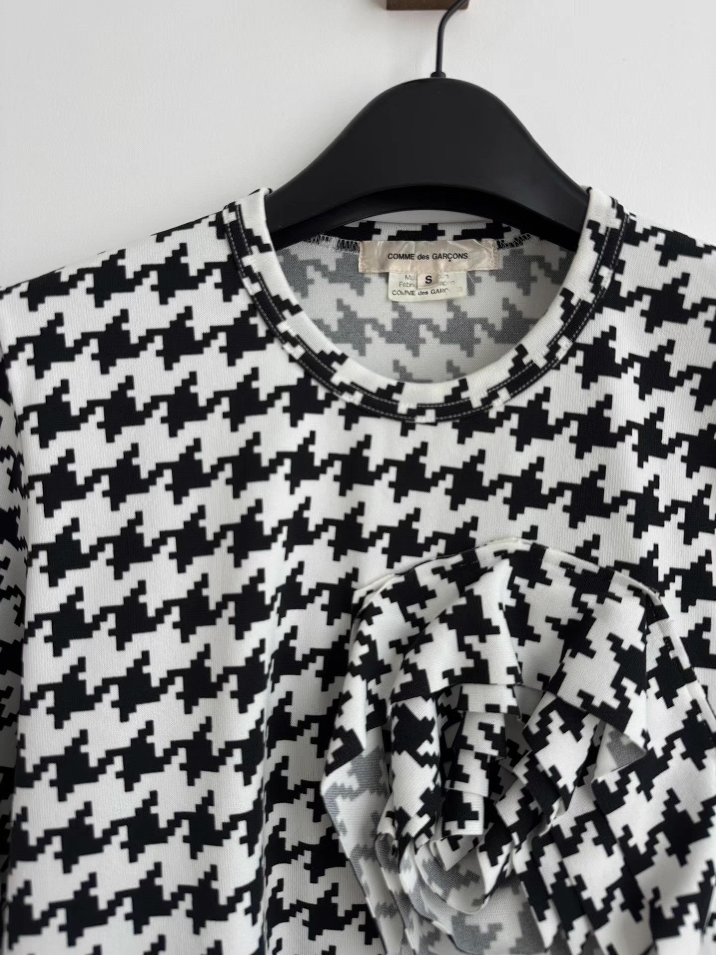 Comme des Garcons Houndstooth Long Sleeve Top with Ruffled Flowers Size US S / EU 44-46 / 1 - 4 Thumbnail