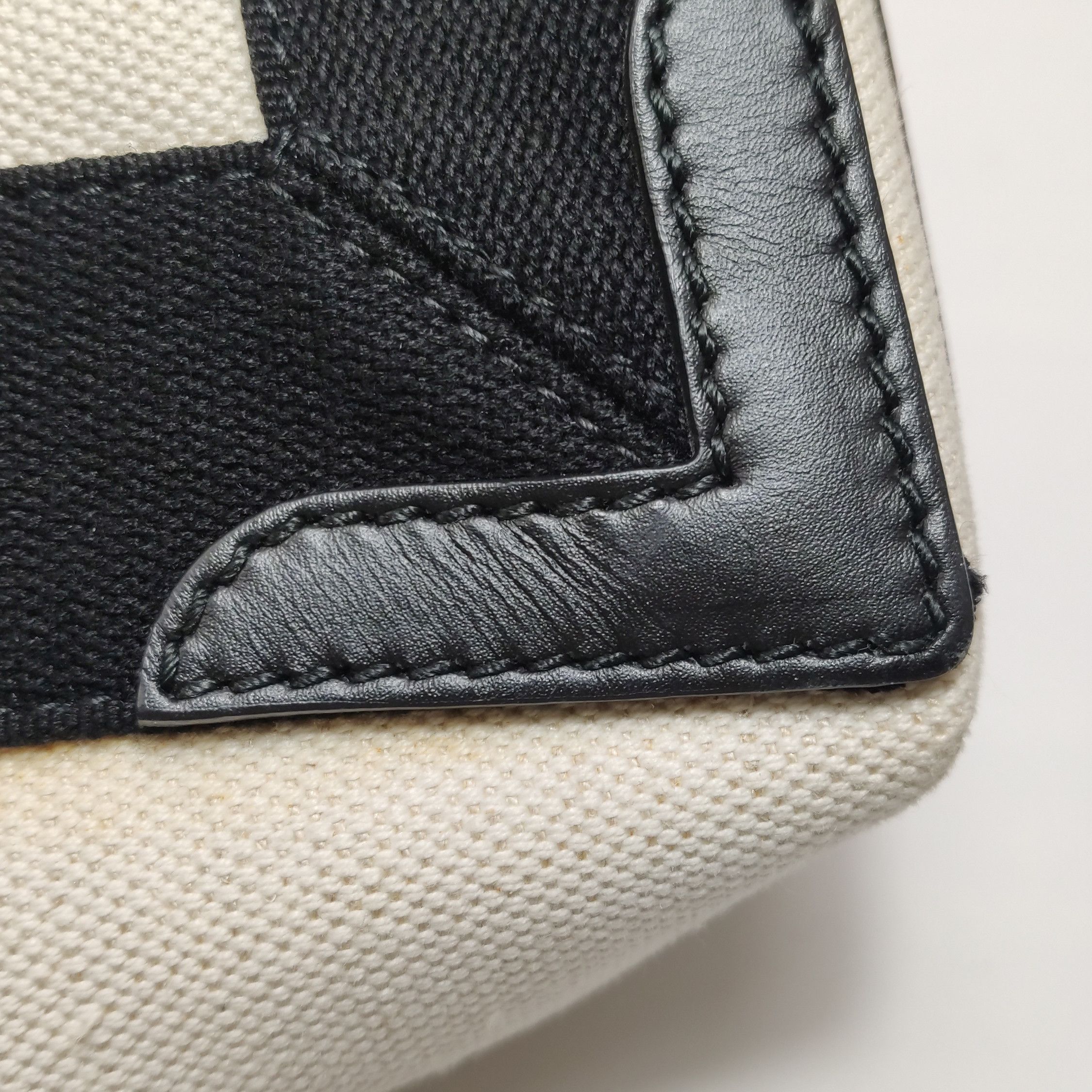 Balenciaga Balenciaga Women os Shoulder Bags Size ONE SIZE - 24 Thumbnail