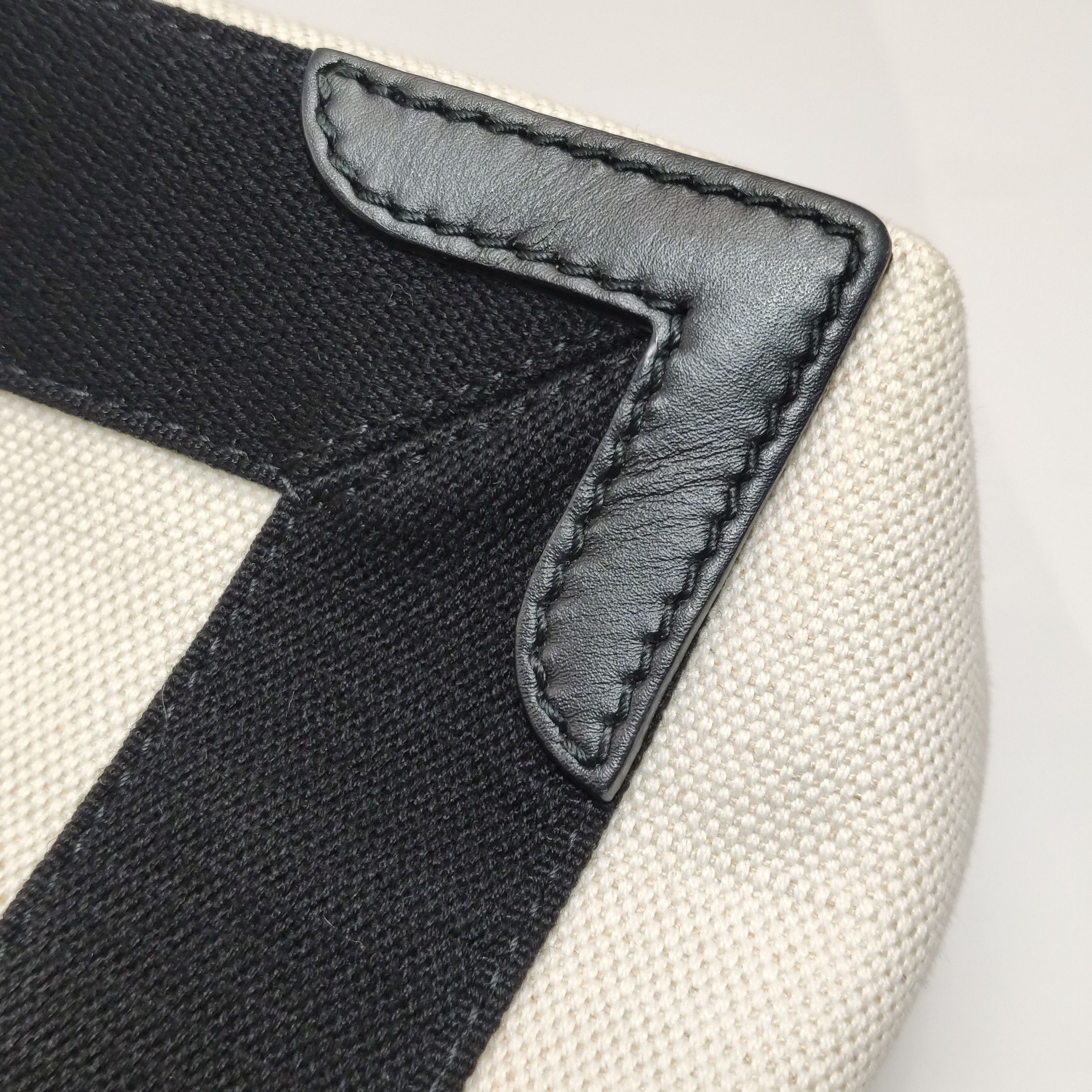 Balenciaga Balenciaga Women os Shoulder Bags Size ONE SIZE - 23 Thumbnail