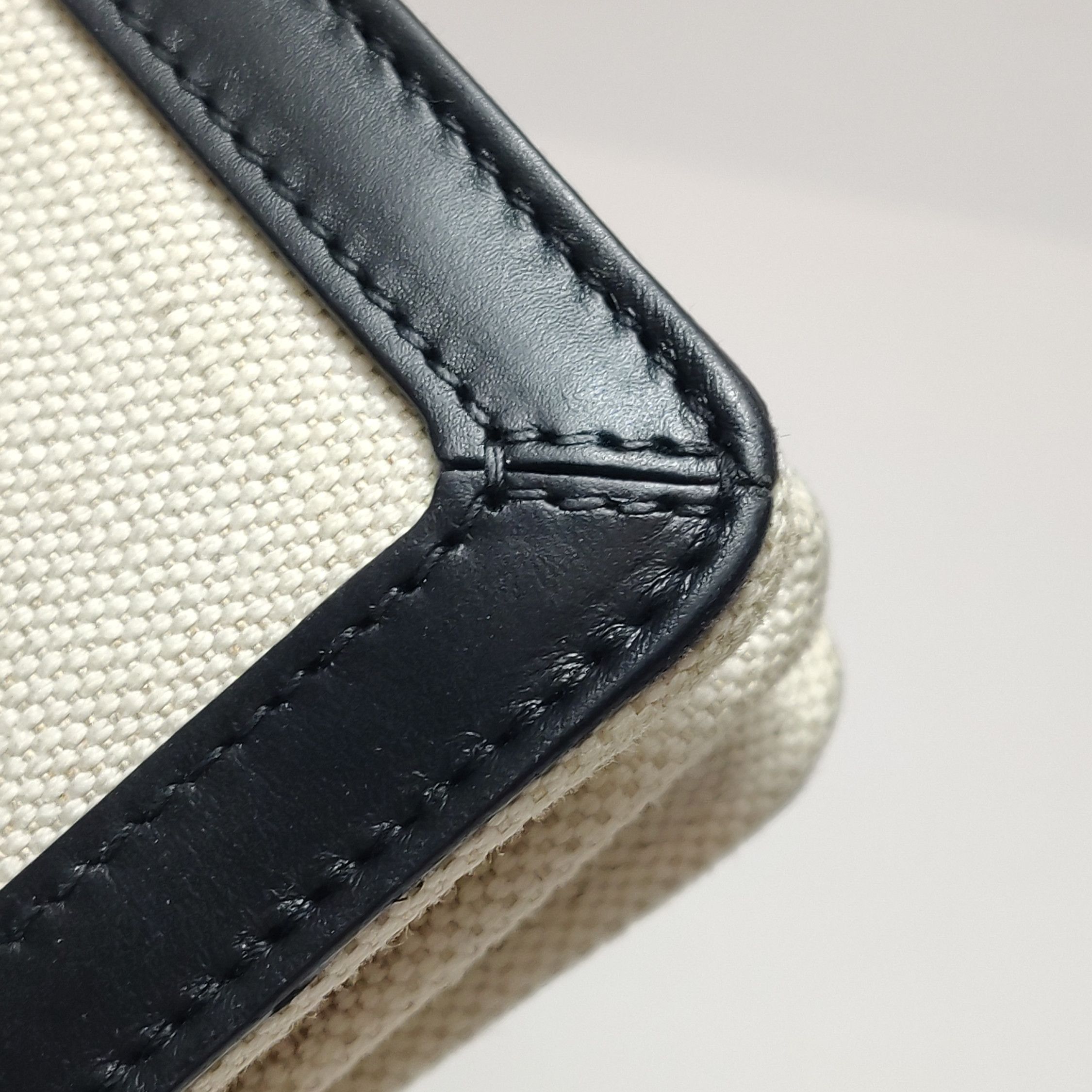 Balenciaga Balenciaga Women os Crossbody Bags Size ONE SIZE - 18 Thumbnail