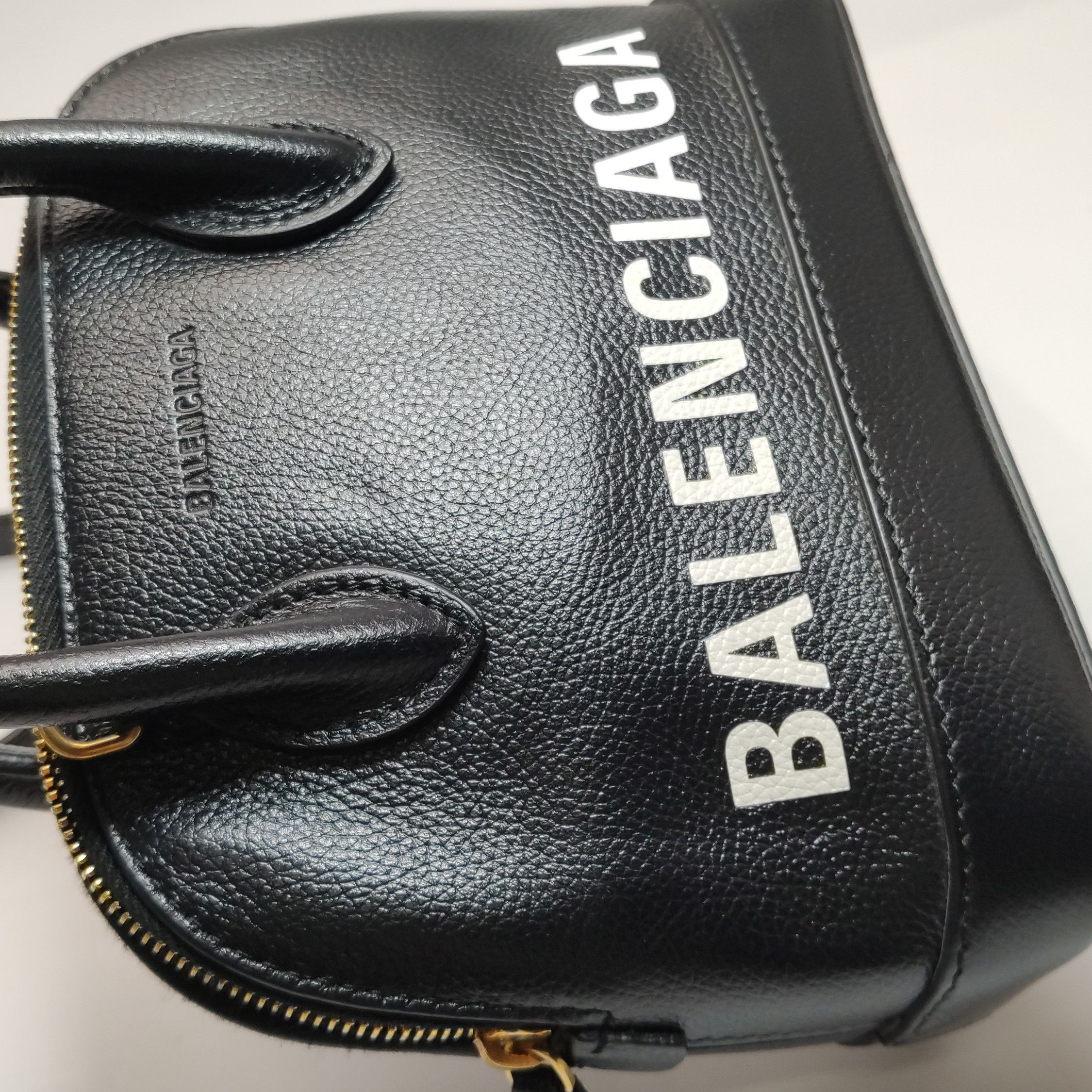 Balenciaga Balenciaga Women os Shoulder Bags Size ONE SIZE - 18 Thumbnail