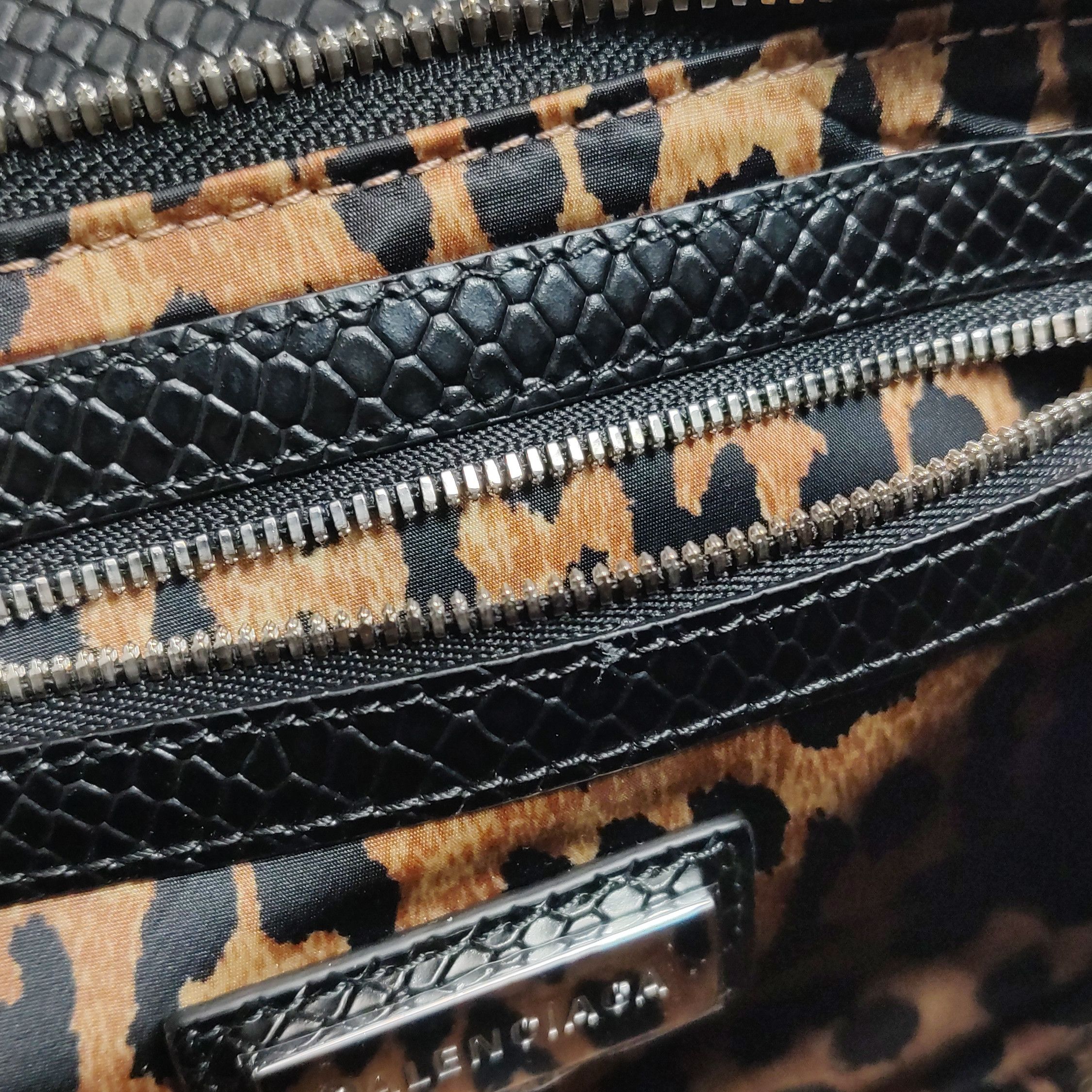 Balenciaga Balenciaga Women os Shoulder Bags Size ONE SIZE - 10 Thumbnail