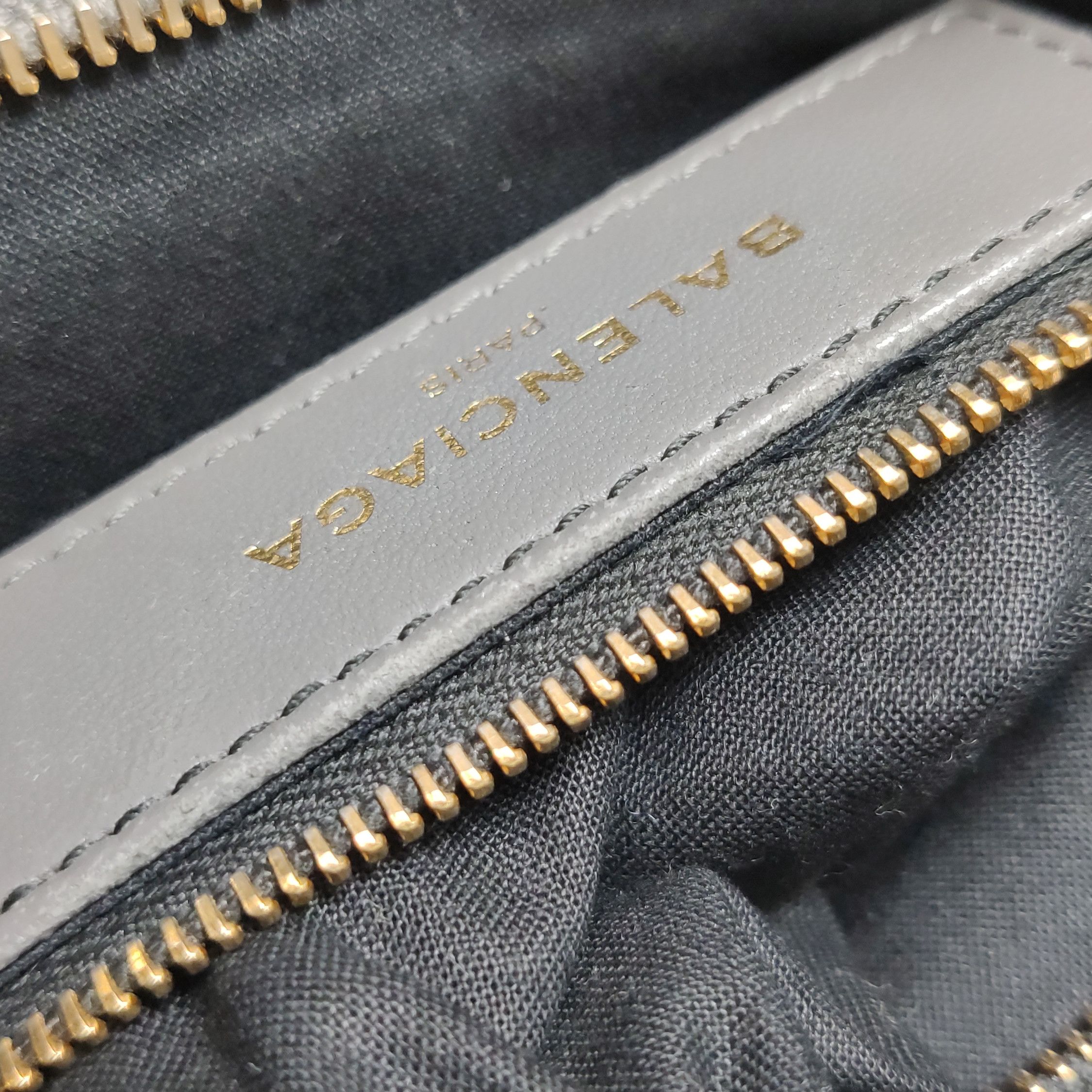 Balenciaga Balenciaga Women os Shoulder Bags Size ONE SIZE - 11 Thumbnail